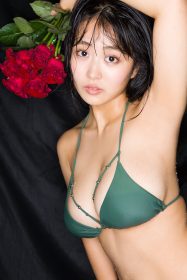 福井梨莉華首本A3特大寫真曆《2026》11月21日登場｜花卉主題四季魅力全揭露