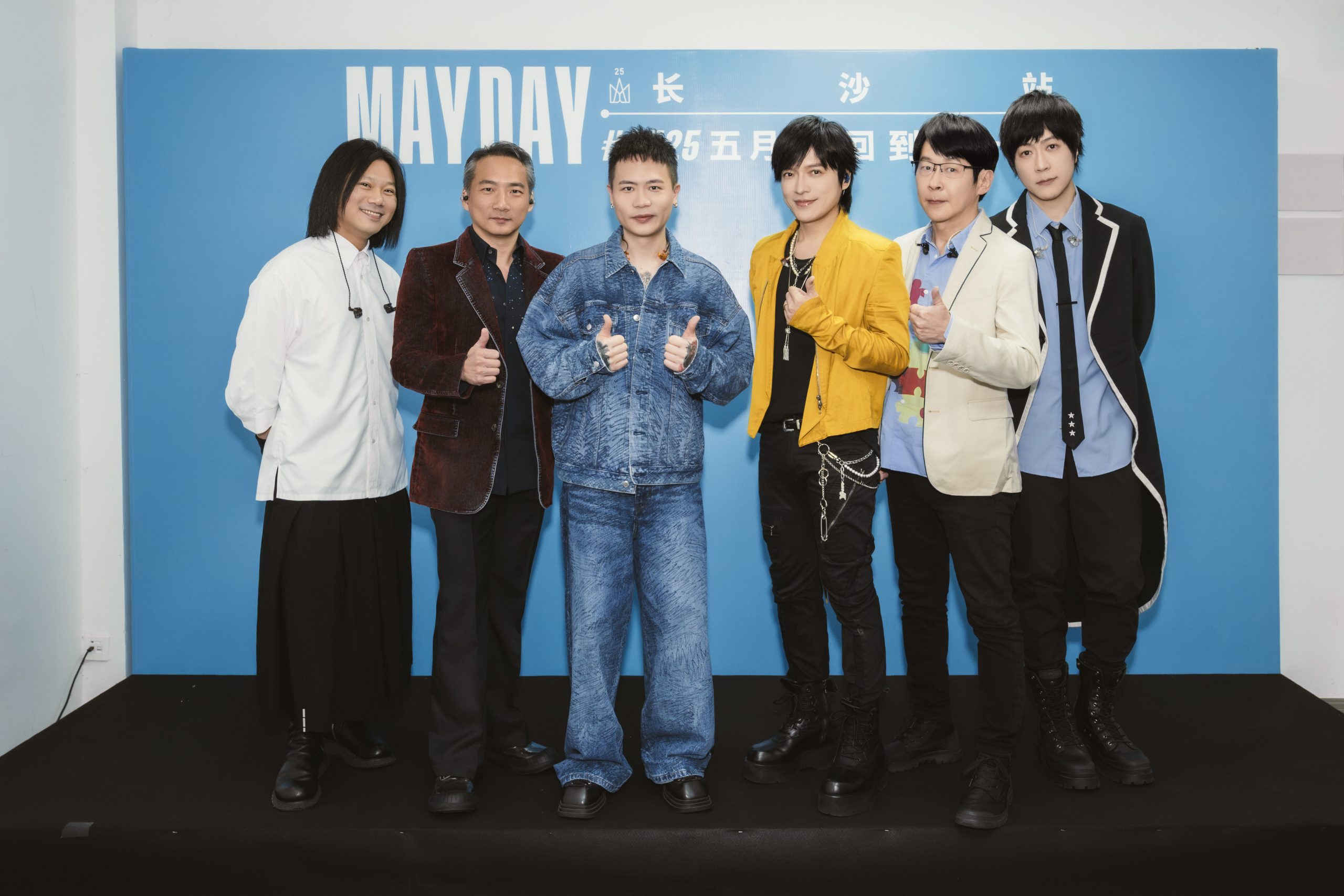 蕭秉治《活著 Alive》七城巡演正式啟動｜五月天怪獸、Energy牛奶、白安、鼓鼓呂思緯直播陪聊展現真性情 3 scaled