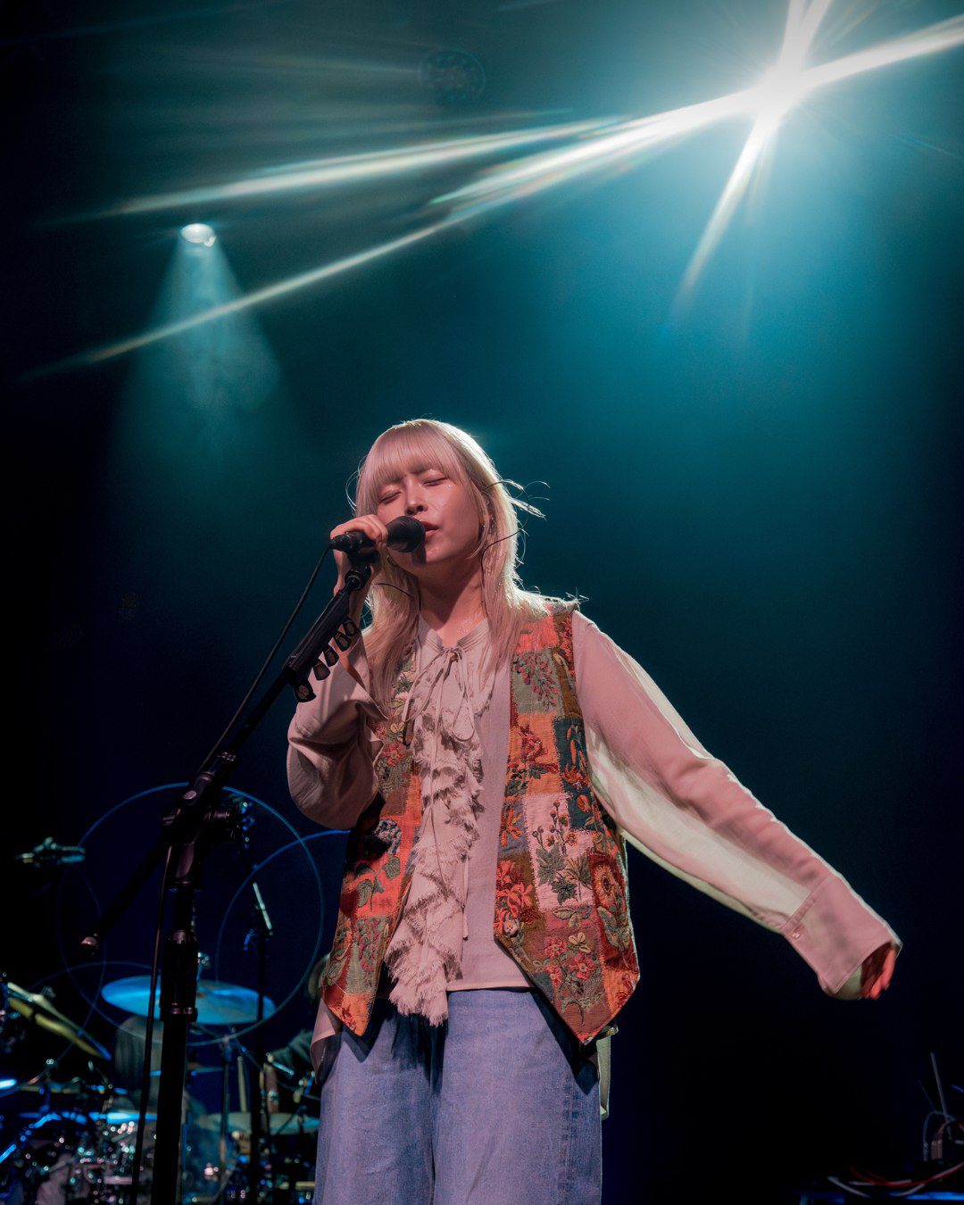 藤川千愛台北演唱會首秀完售｜真摯歌聲 20 曲兩小時征服全場