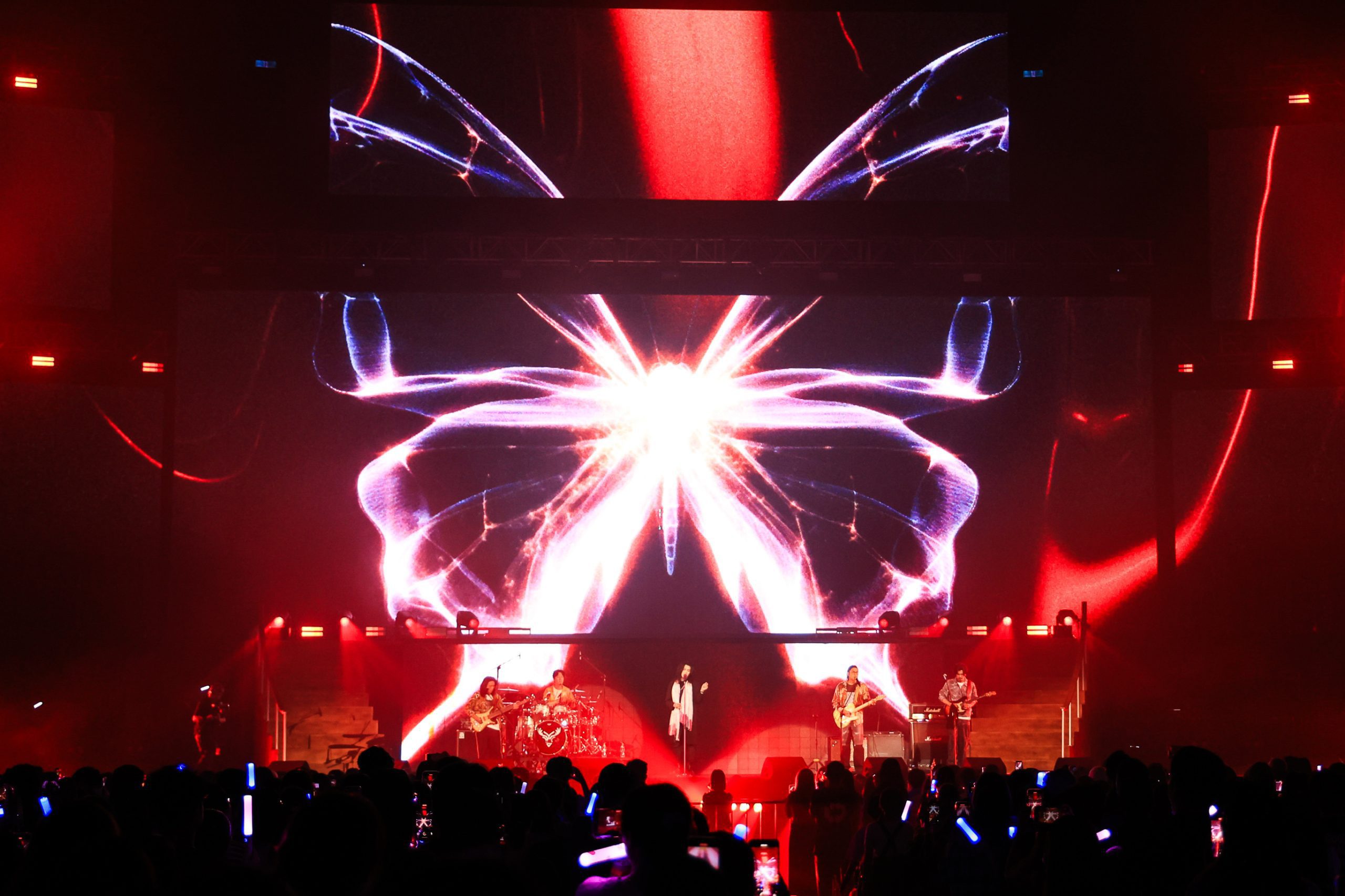 金曲樂團麋先生高雄巨蛋熱力爆棚，〈散散步〉點閱破五十萬　以諾化身最強奶爸奔波演出掀暖潮 (4)