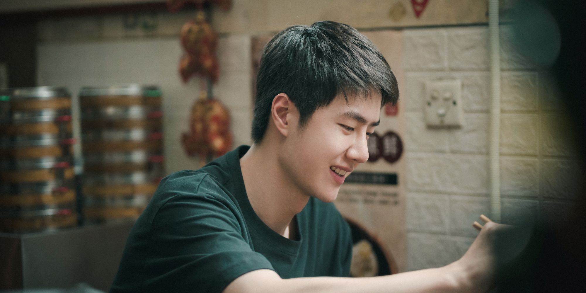 黃渤王一博聯手掀街舞狂潮，《熱烈》票房逆襲奪冠 口碑熱度燃爆雙十連假 (2)