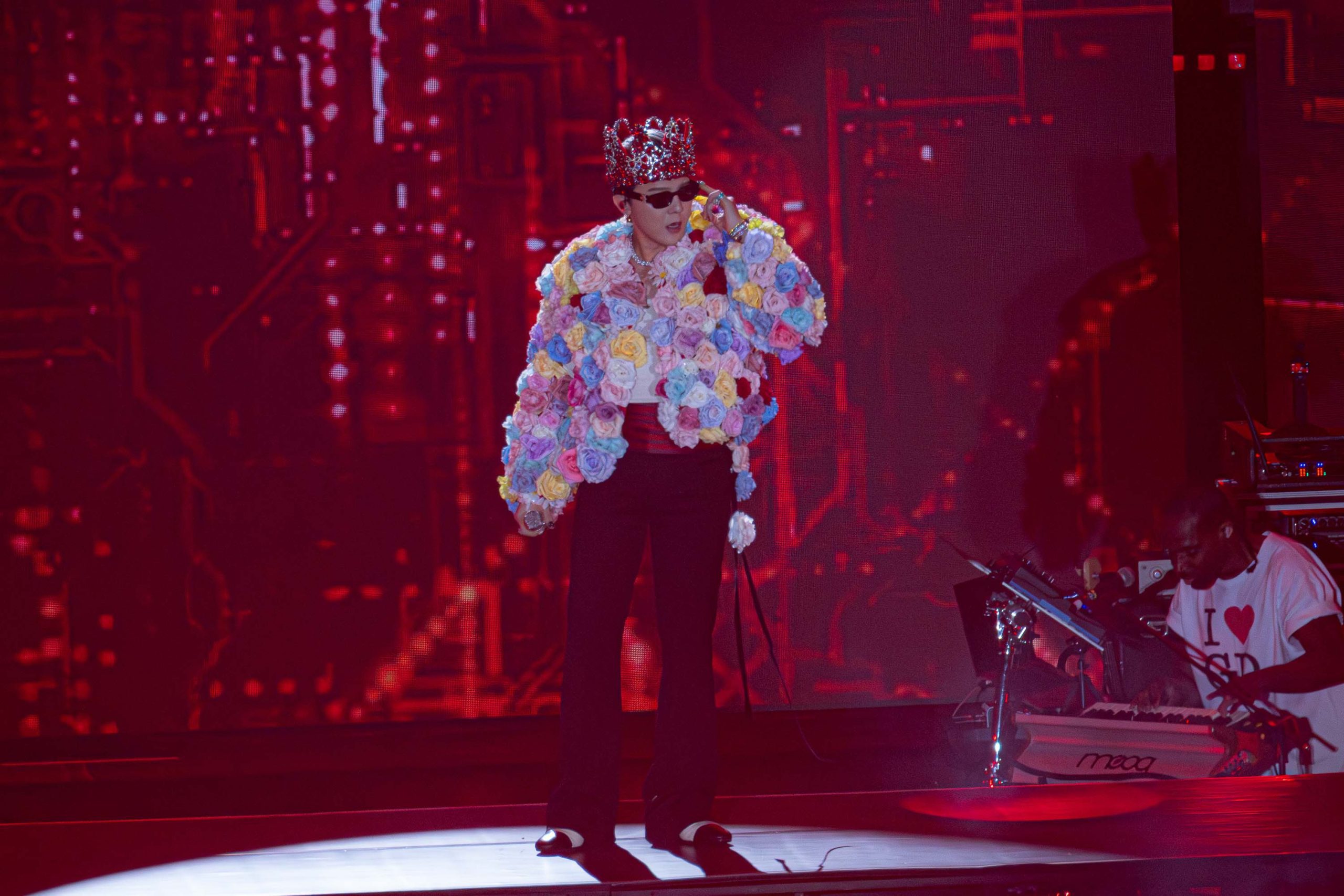 G DRAGON 臺北大巨蛋安可開唱 重現《Ubermensch》震撼舞台預告 BIGBANG 明年回歸1 scaled