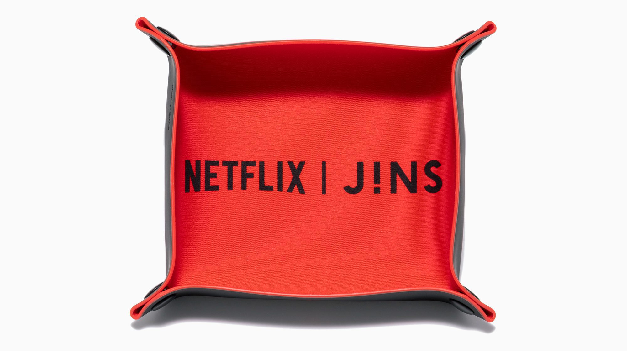 JINS攜手Netflix推出宅家眼鏡新標竿｜全新聯名系列舒適登場 (3)