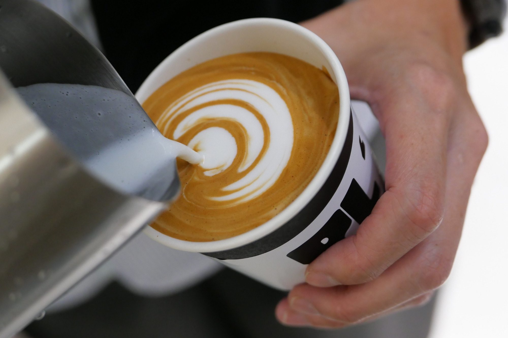 PLOT試營運啟幕｜融合咖啡、自然酒與藝術的台北新靈感據點4