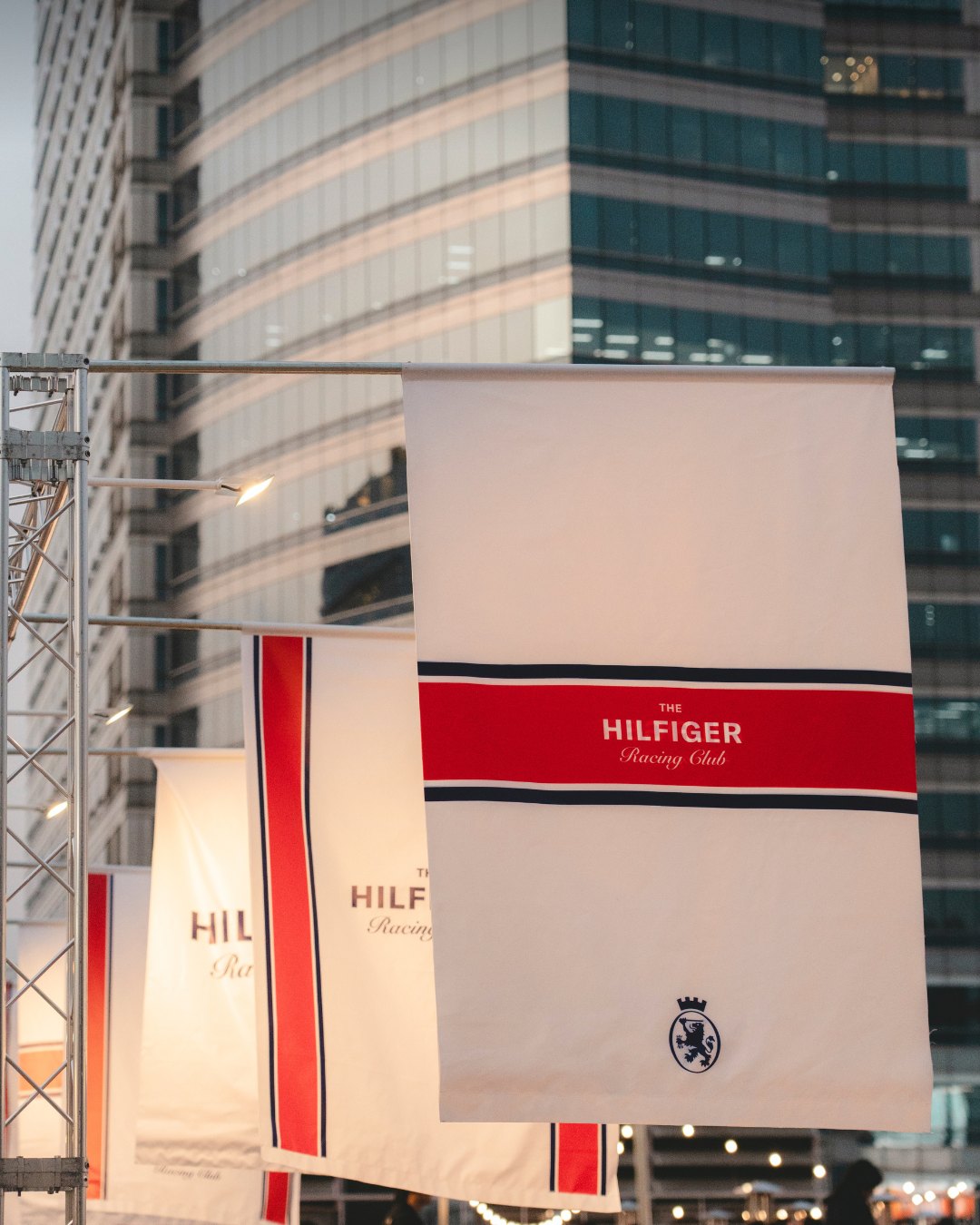 TOMMY HILFIGER 首爾「Hilfiger 賽車俱樂部」重新定義學院風格的競速魅力 18 TOMMY HILFIGER 首爾「Hilfiger 賽車俱樂部」重新定義學院風格的競速魅力2