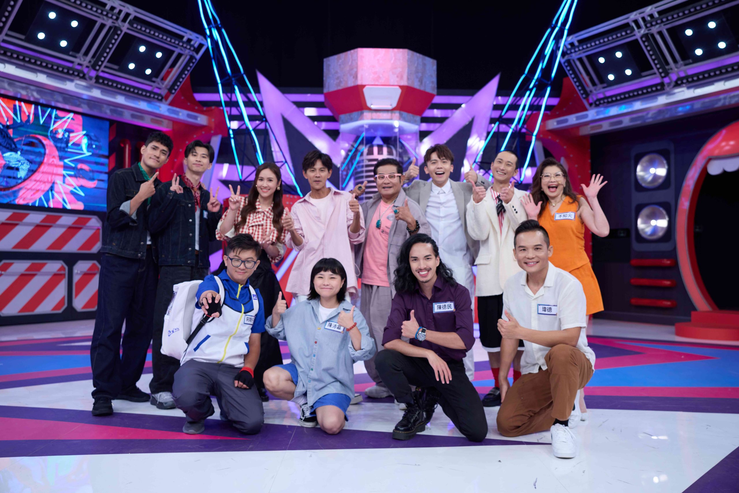 《Talk Talk秀台語》最終對決開戰！浩角翔起現場互巴震撼全場，20強選手火力全開拚王座 (1)