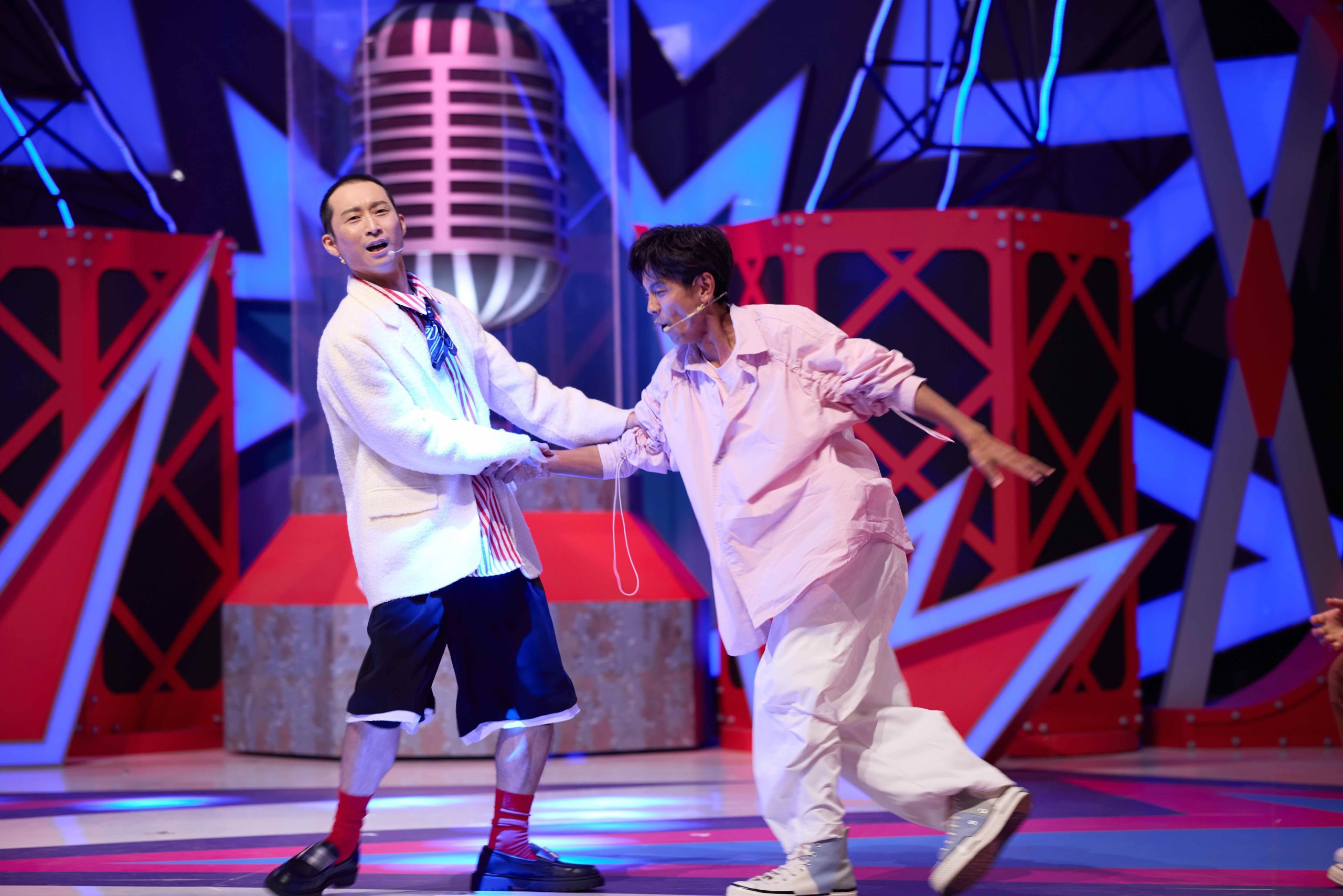 《Talk Talk秀台語》最終對決開戰！浩角翔起現場互巴震撼全場，20強選手火力全開拚王座 (2)