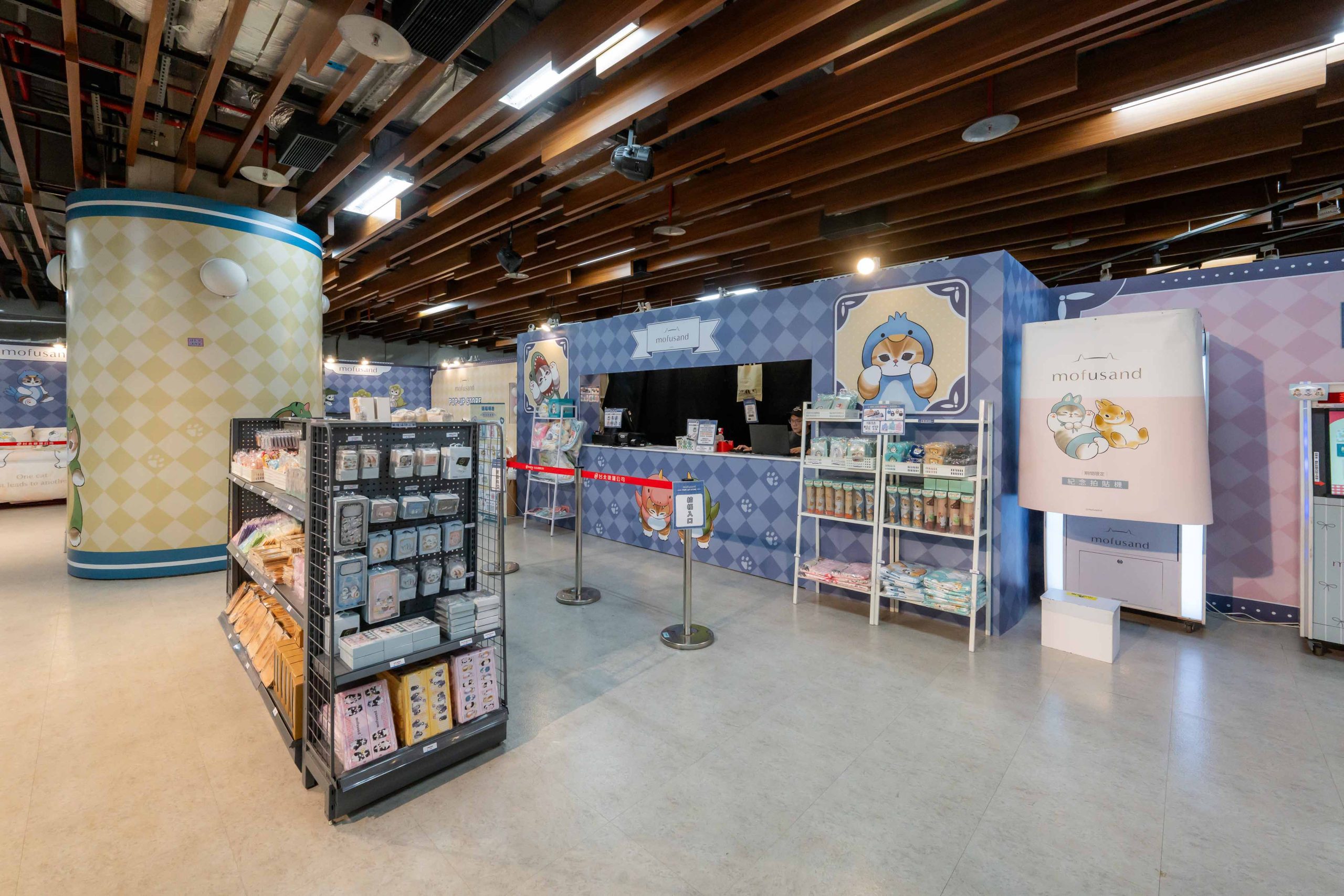 《貓福珊迪》恐龍喵快閃店現身台北東區！冬季十大打卡點、百款週邊萌力全開 (3)