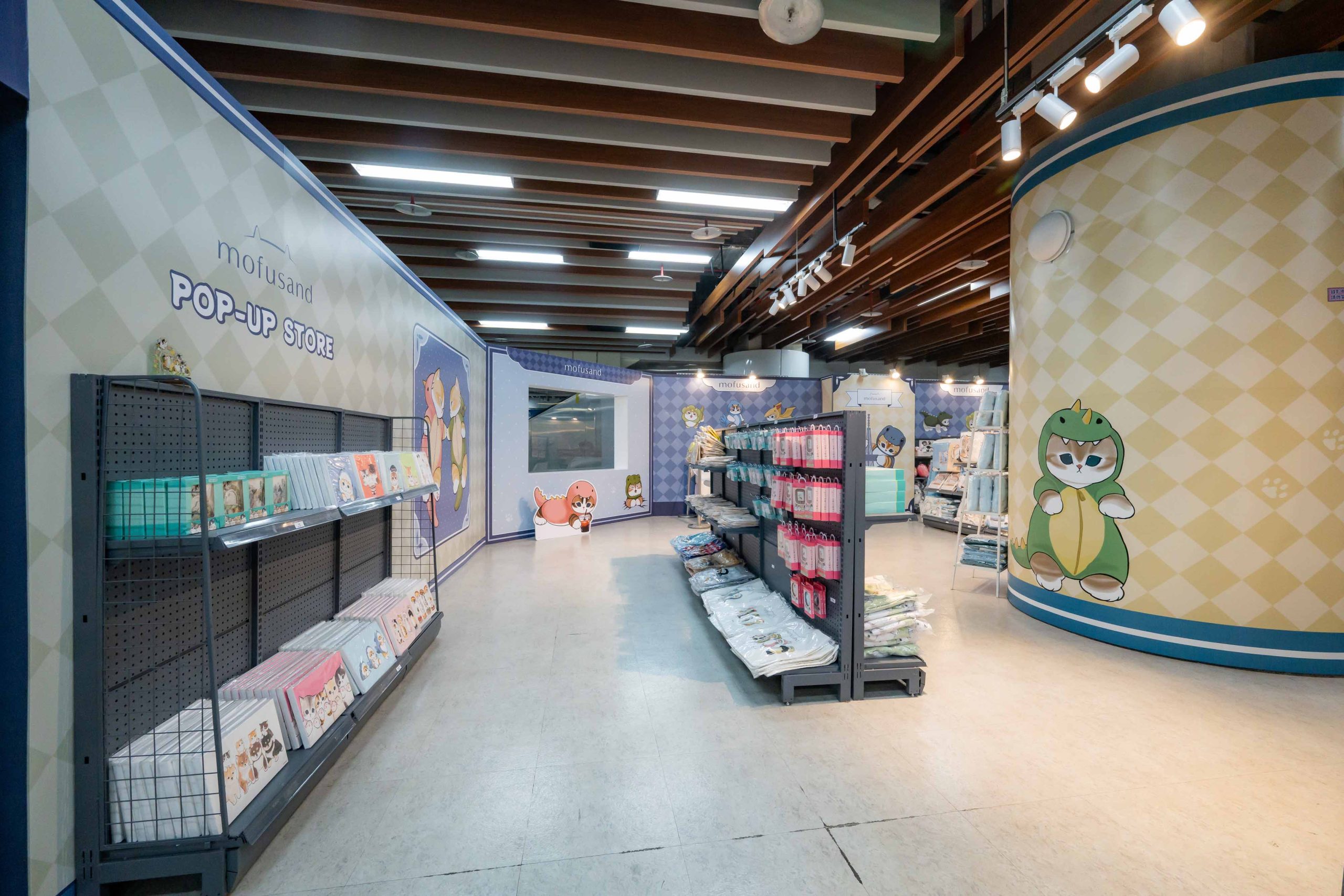 《貓福珊迪》恐龍喵快閃店現身台北東區！冬季十大打卡點、百款週邊萌力全開 (7)
