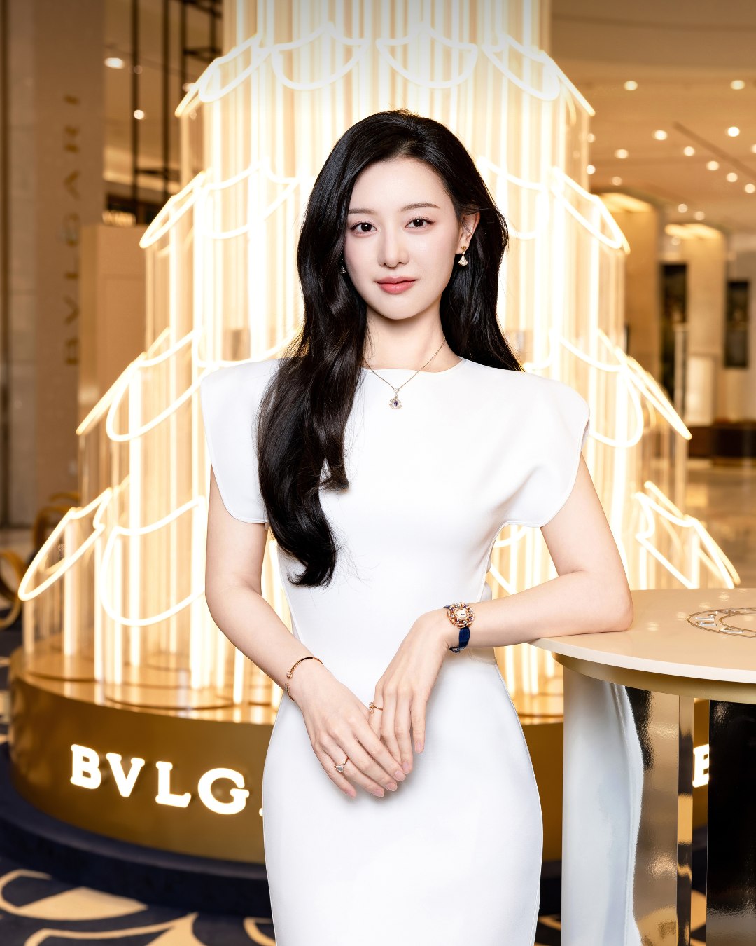 寶格麗Divas’ Dream限時綻放韓國板橋｜金智媛化身羅馬女神點亮光之聖誕樹