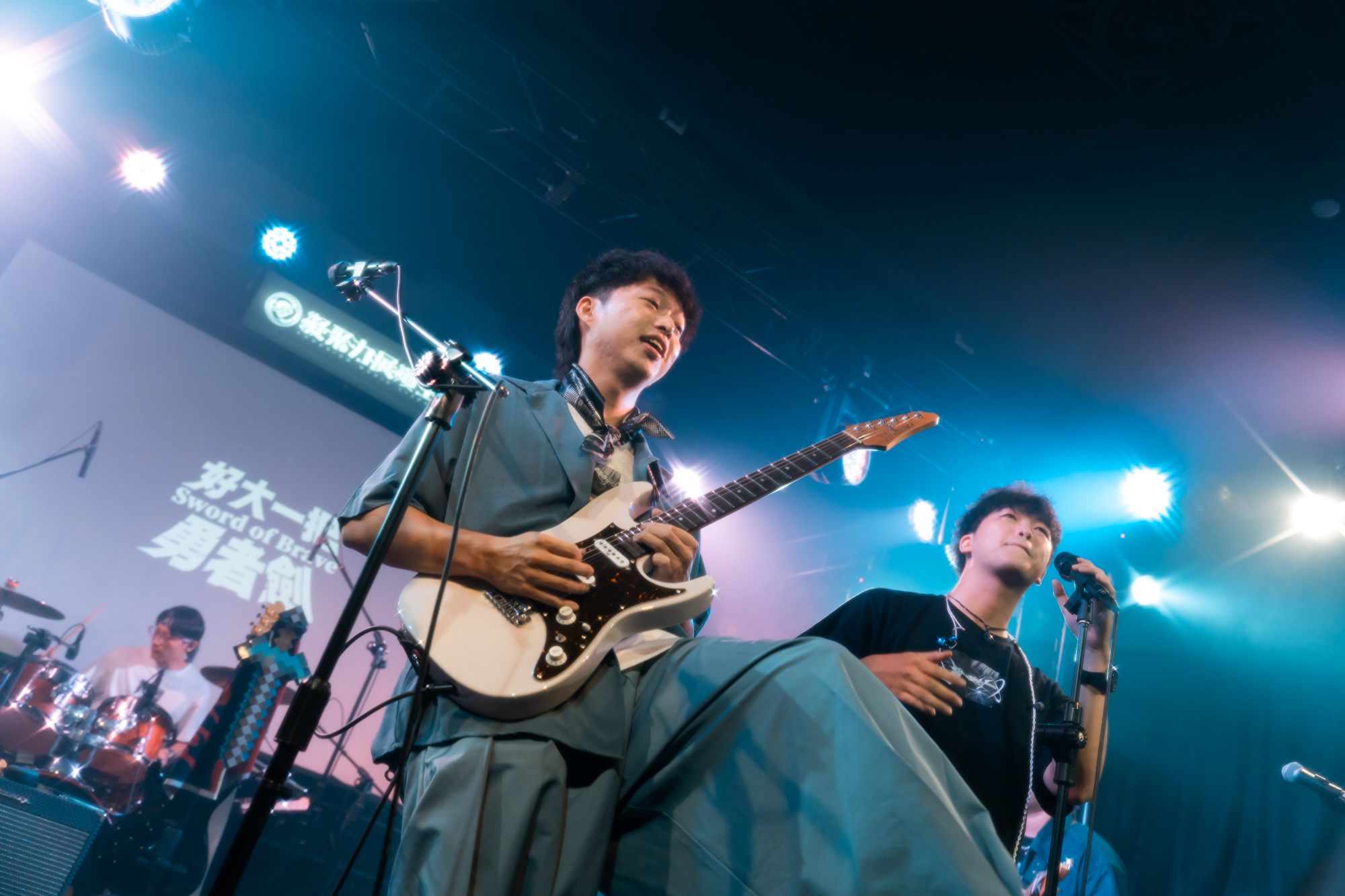 戀愛傻勁點燃冬日熱度：好大一把勇者劍新曲〈伊迪爾特Idiot〉燃爆青春舞台 (3)