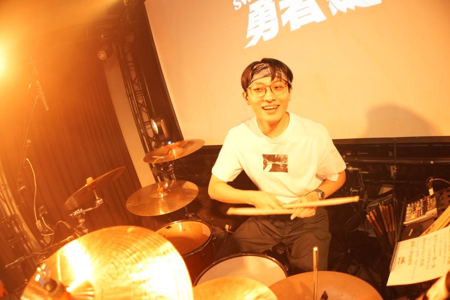 戀愛傻勁點燃冬日熱度：好大一把勇者劍新曲〈伊迪爾特Idiot〉燃爆青春舞台 (7)