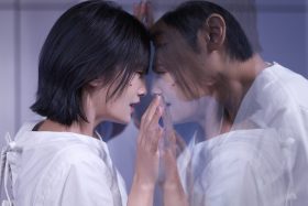 楊丞琳〈免疫體〉以聲音療癒情感創傷｜在《有且》中從疼痛到接納的深層對話