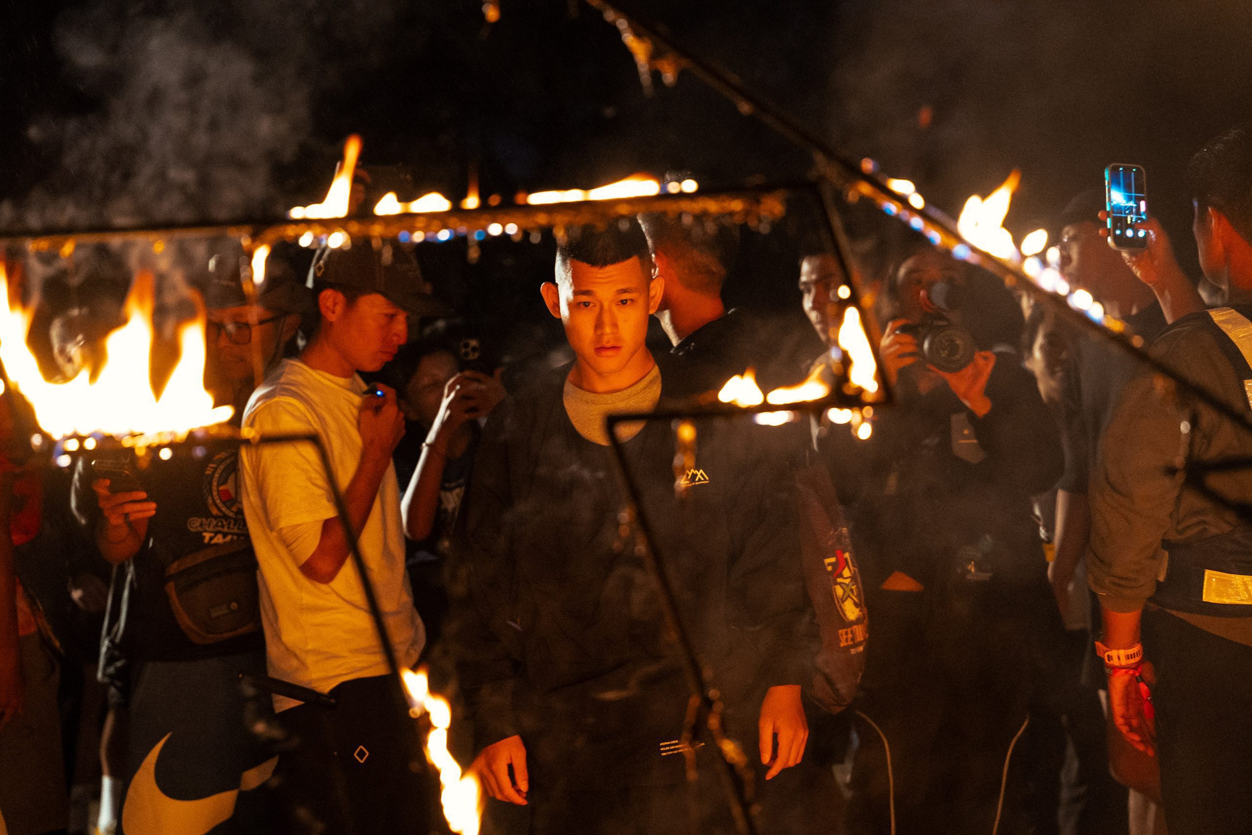 極限意志寫下傳奇：「草屯囝仔」阿倉 16 小時完走 Formosa Xtreme Triathlon 成為演藝圈首例 1 scaled