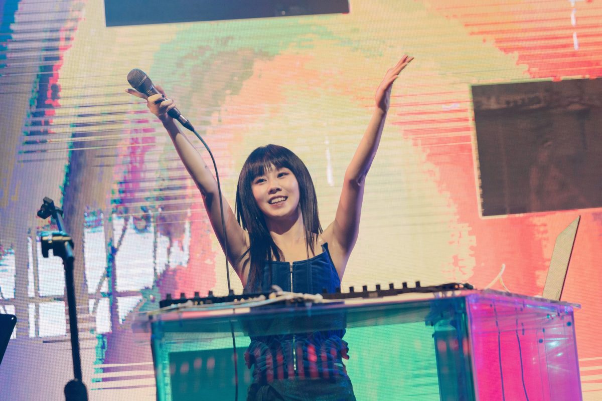 白安《路邊野餐》巡演台中開唱展現電子音樂新風貌 「星期八DJ台」打造幻彩舞台再掀創作能量3