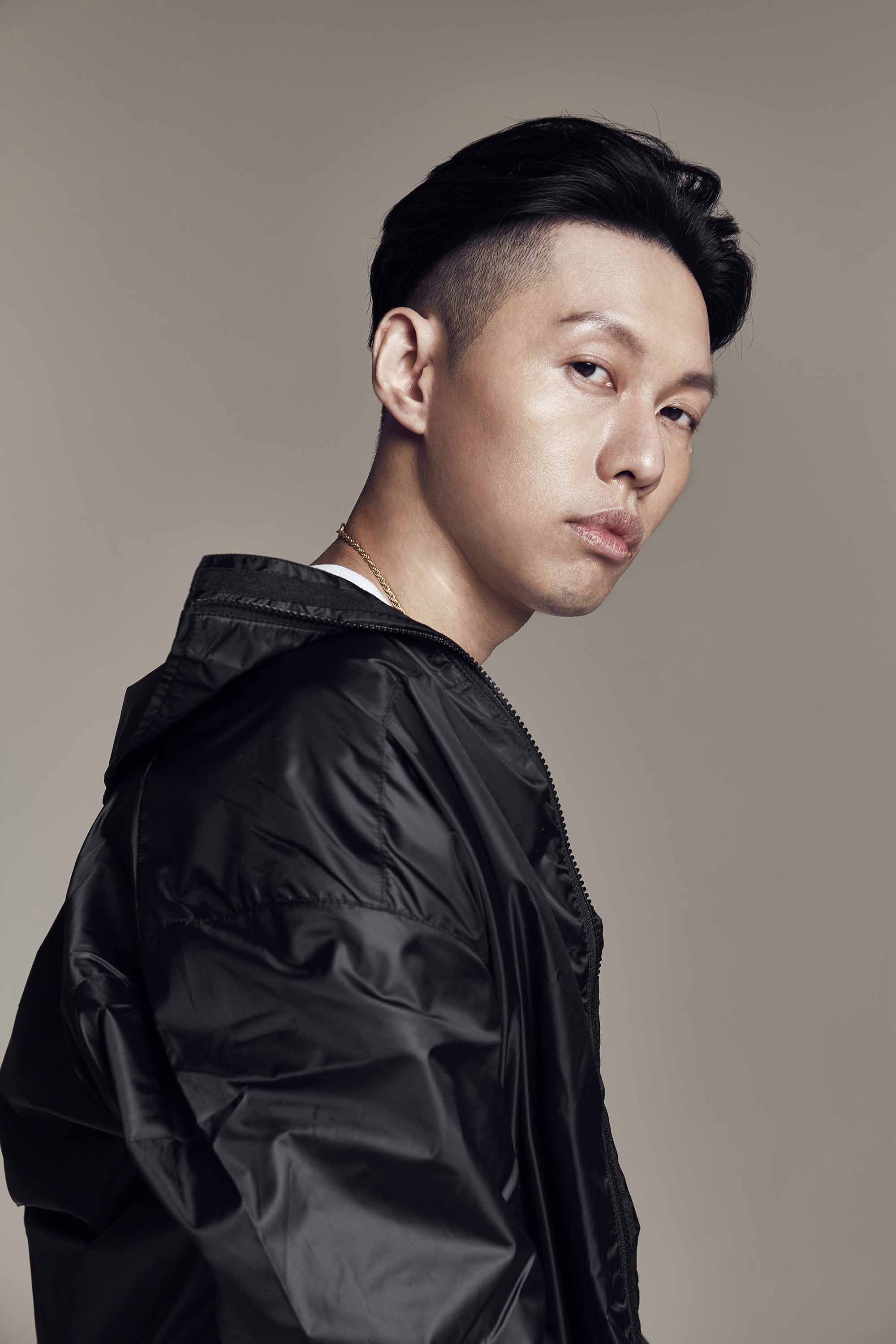 金曲雙語歌王首度激盪火花：蘇明淵 × 蛋堡〈辯護〉正式開庭辯論 1