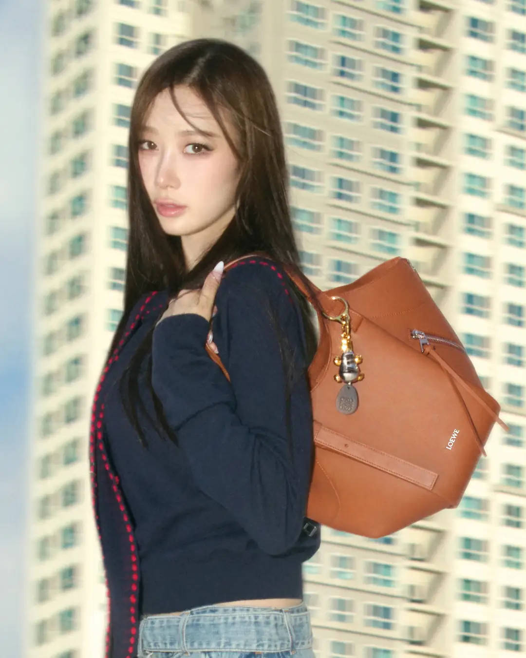 靜動交錯的城市凝視：LOEWE攜手aespa Giselle揭示Hammock Flip新象限2