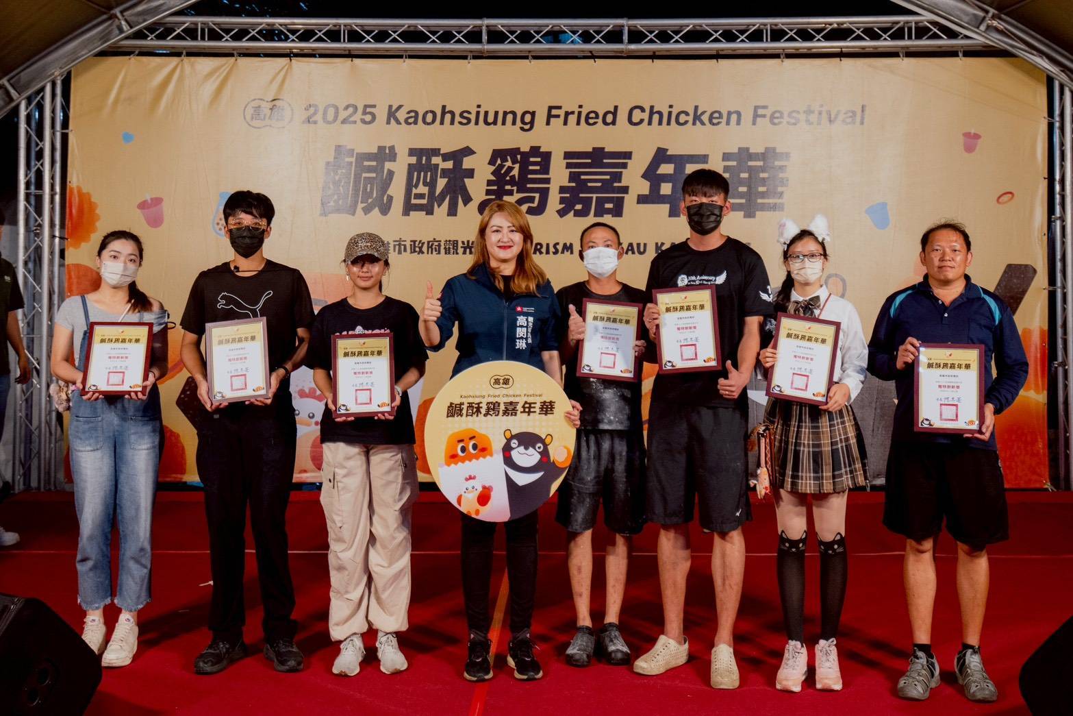 高雄鹹酥雞嘉年華兩日吸引十二萬人潮 商圈成長攀升 「統香鹹酥雞」奪人氣王 (4)
