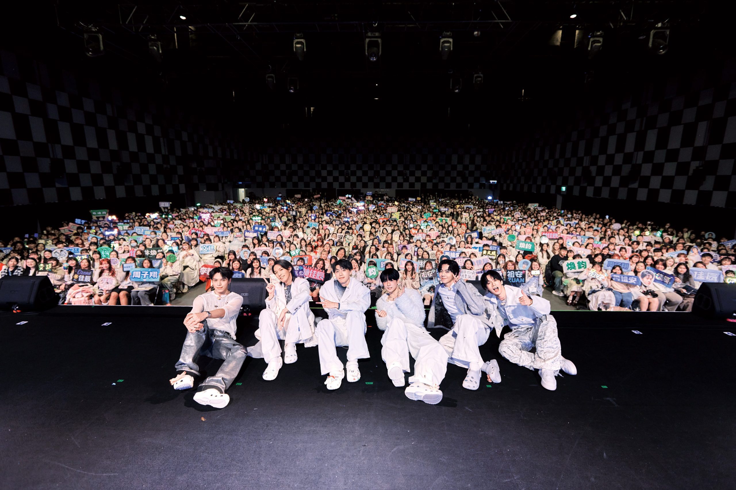 Ozone驚喜耶誕派對掀全場高潮｜成員即將入伍前最後同台演出4