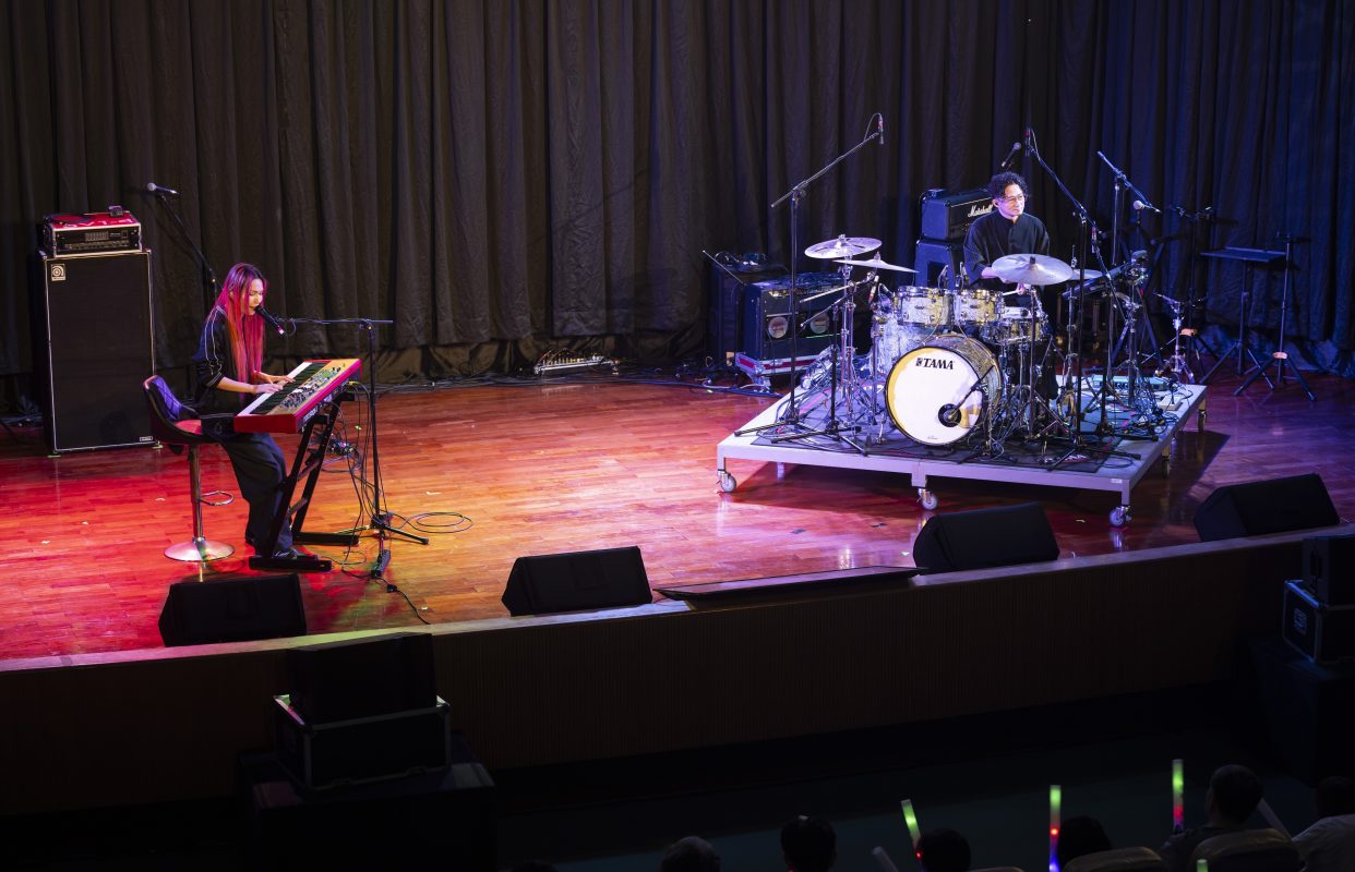 四大樂團耶誕獻唱致敬醫護｜宇宙人Tizzy Bac告五人麋先生齊聚彰基4