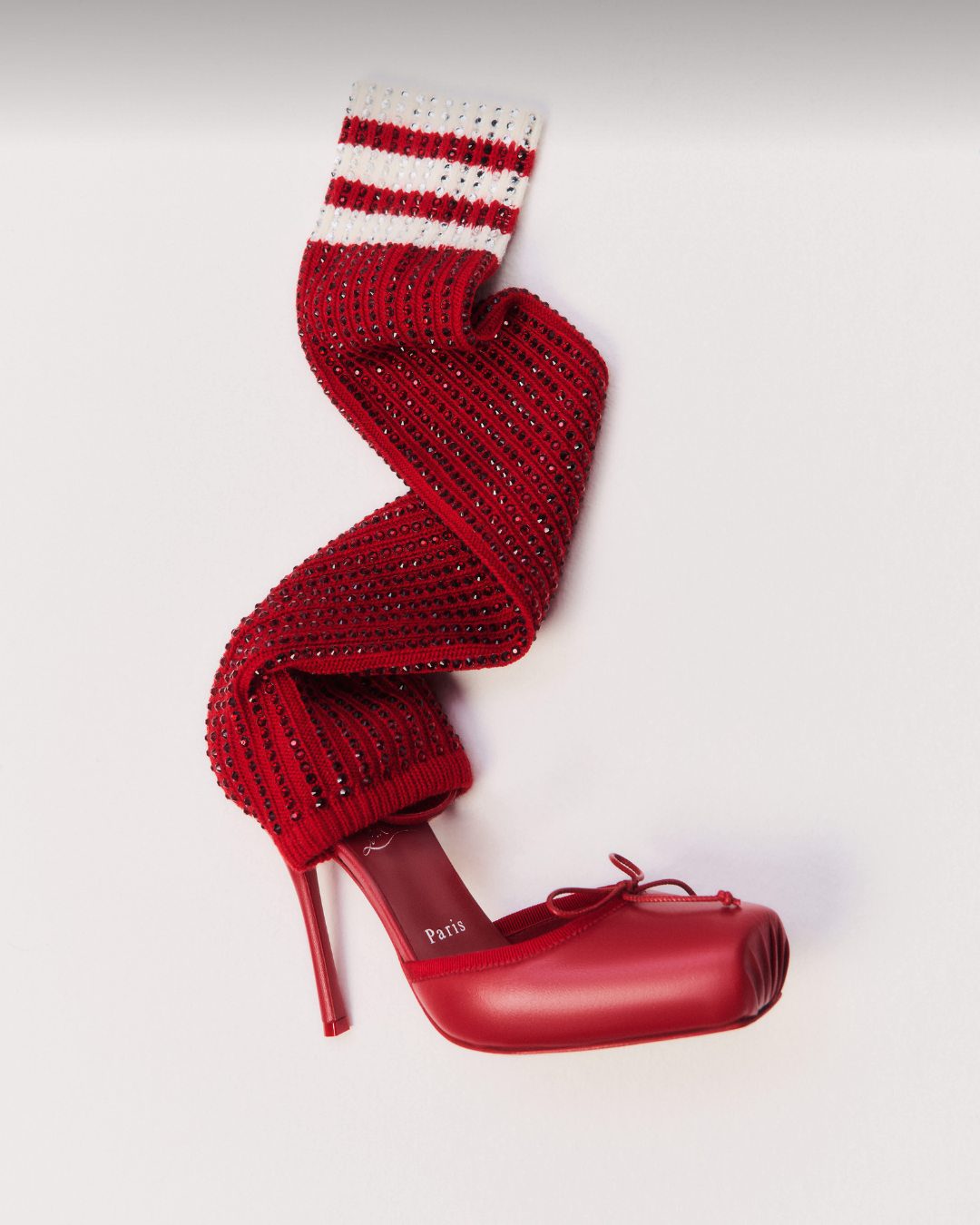 旋動美學 Cassia 系列在2026春夏重塑舞蹈精神｜Christian Louboutin跨界展演芭蕾靈魂1