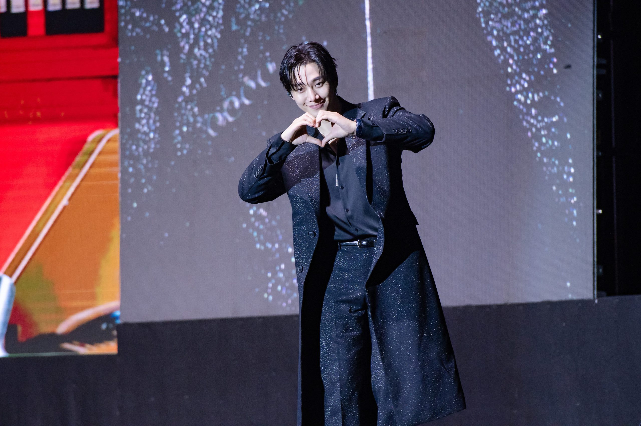 李俊昊台北見面會掀年末狂潮｜強太風魅力重現《颱風商社》名場面3