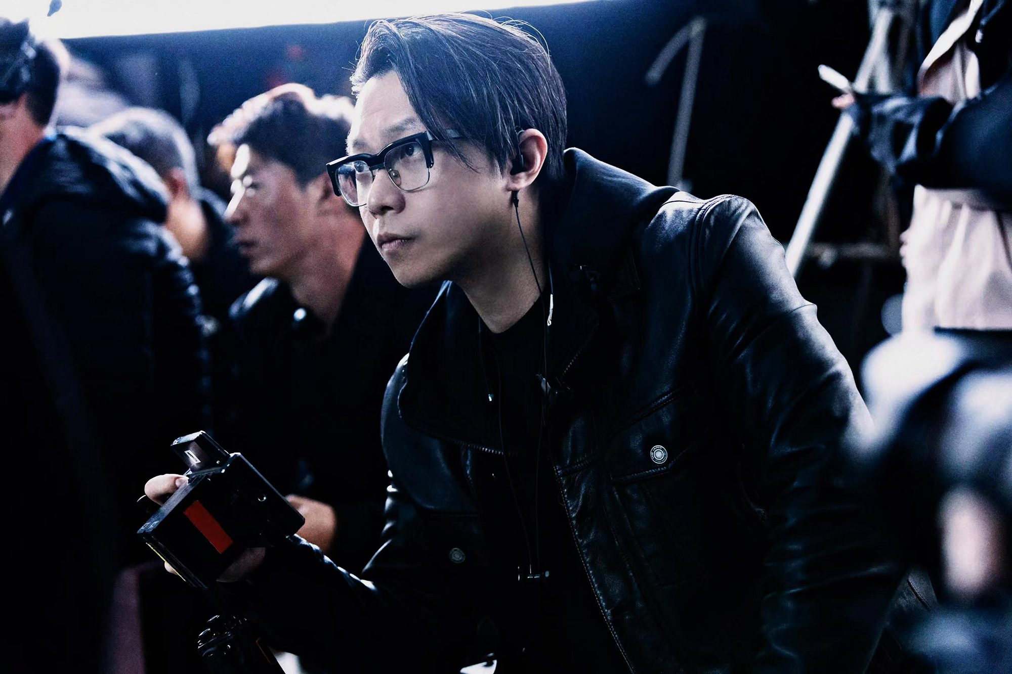 現象級大作《默殺》登台掀話題｜張鈞甯突破極限演技引燃年度焦點