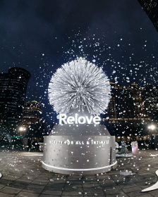 璀璨未來體感藝術降臨信義區｜Relove 呼吸樹以科幻光影打開重新去愛的年度命題