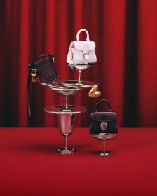 節日限定奢華選品：Delvaux 以細膩工藝演繹聖誕皮革珍品