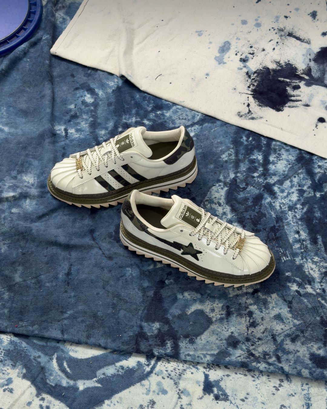 罕見跨界潮流語境再造｜adidas Originals攜手BAPE與CLOT釋出前衛設計Superstar2