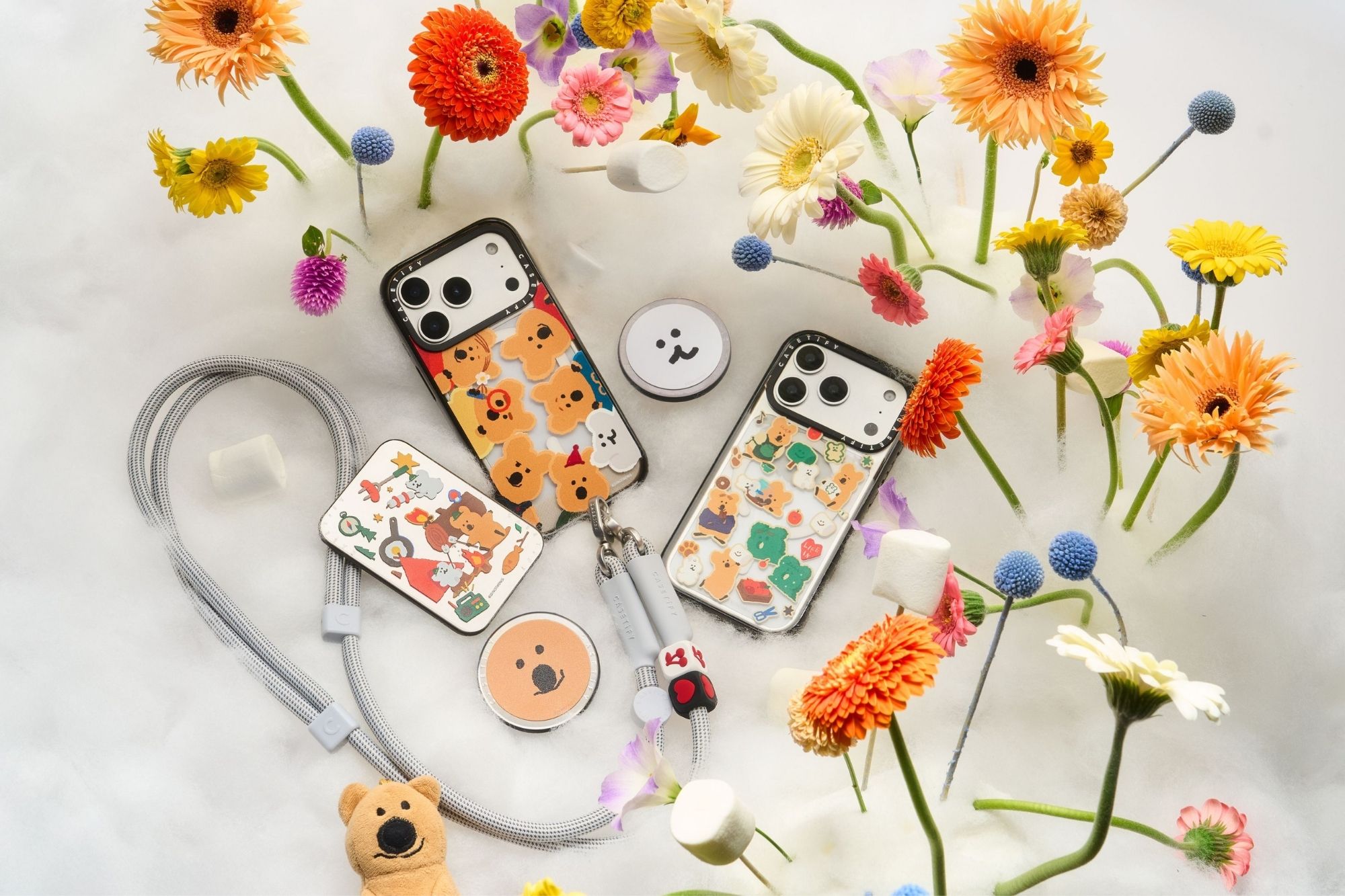 華麗節慶時刻展開｜CASETiFY 攜人氣藝術家打造多元聖誕印花與限定驚喜優惠亮相2