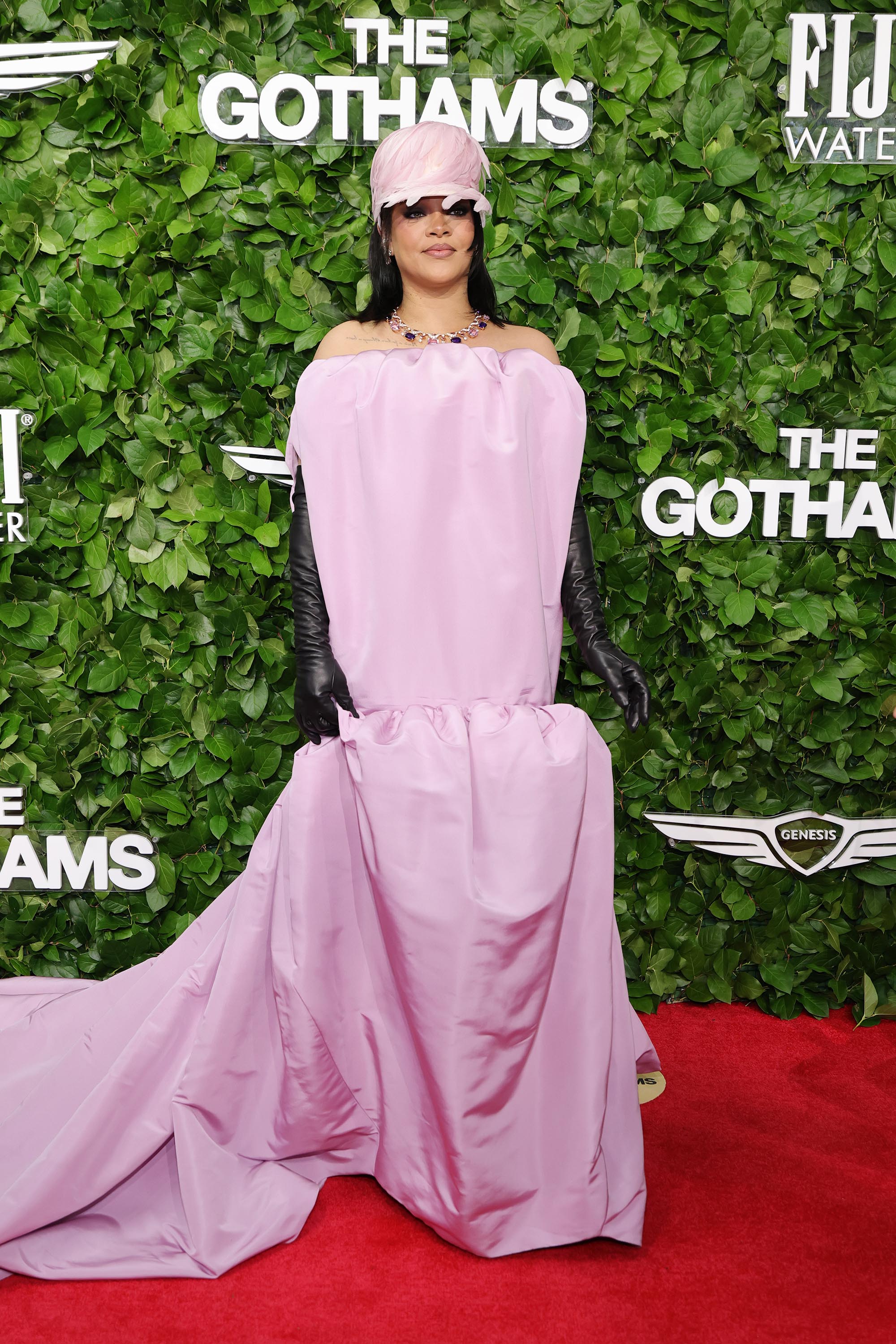 華麗視覺權力展演｜Rihanna於第35屆Gotham Film Awards以BVLGARI珠寶凝鍊夜色風格魅力
