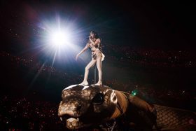蔡依林化身愉悅女王首攻大巨蛋　打造九億神話級演唱會重塑舞台感官史詩
