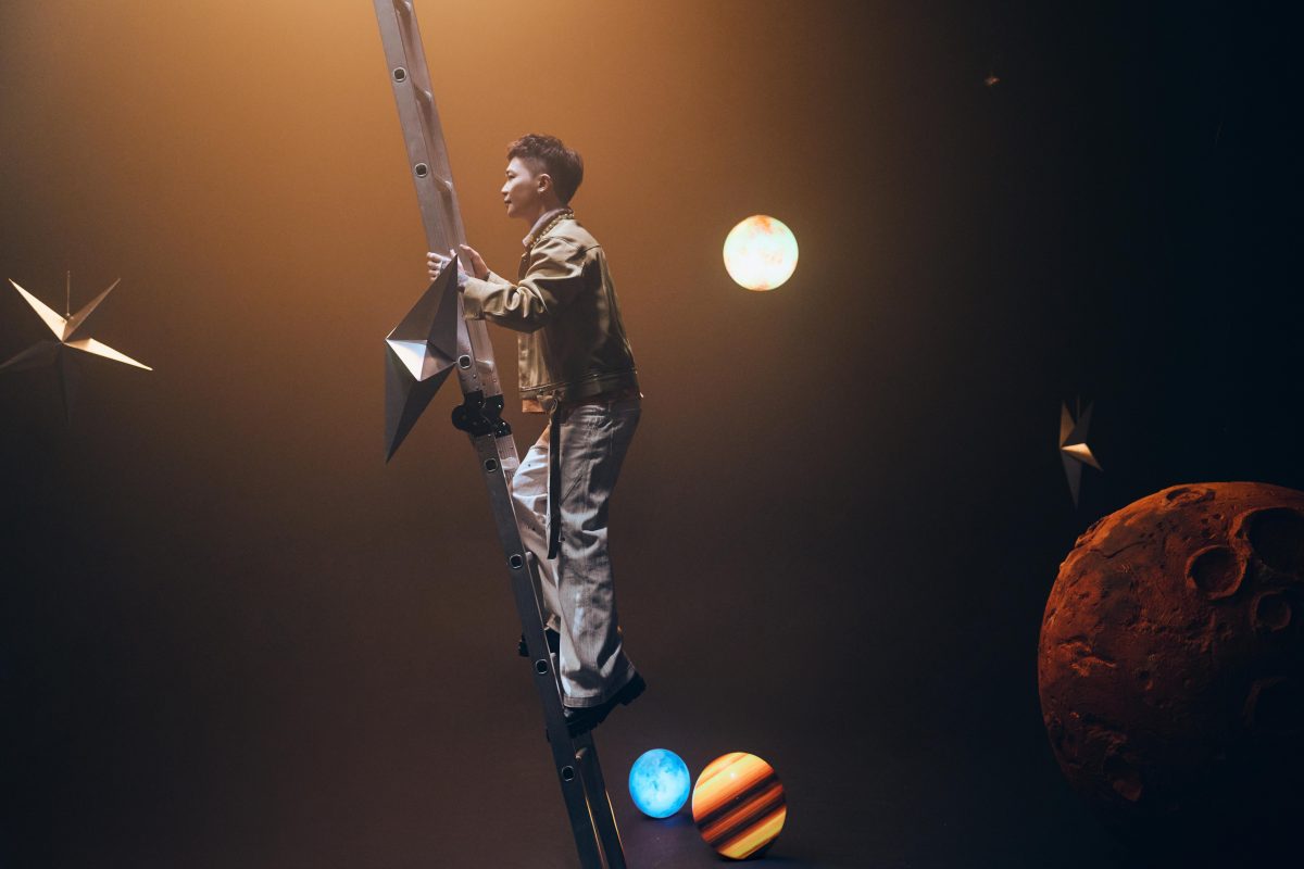 蕭秉治2025創作爆發力揭密：百首曲目誕生，聖誕新作〈恆星〉浪漫問世4