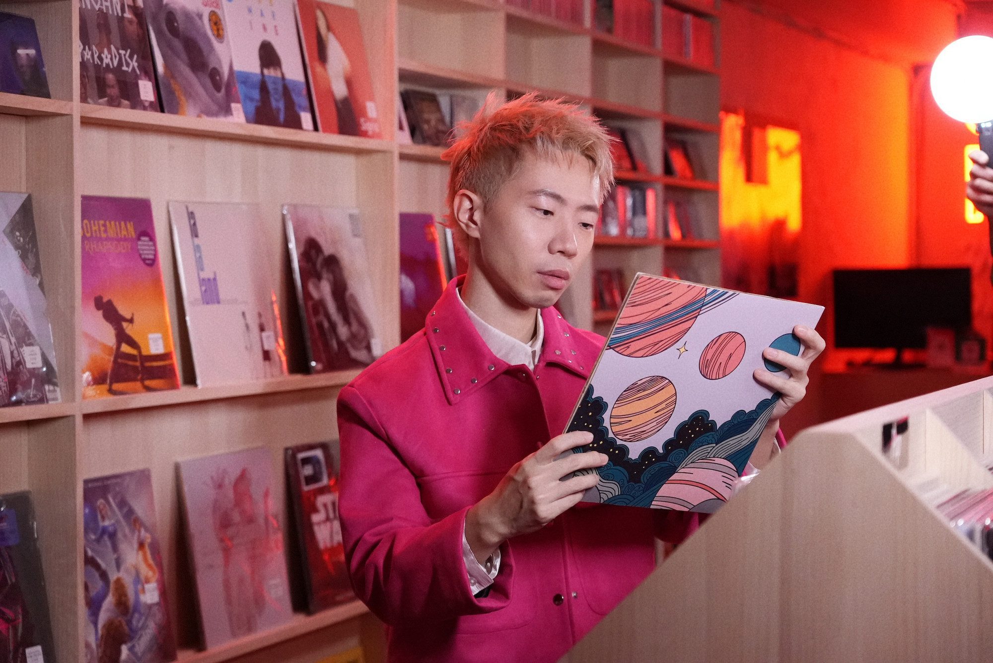 鄭興以《尋找鄭先生》展現音樂蛻變 七場搶聽會與簽唱活動締造人氣新高 1