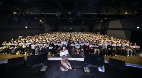 雪娥首度以個人身分來台獻唱Karencici中文歌　冬至與粉絲團圓度生日