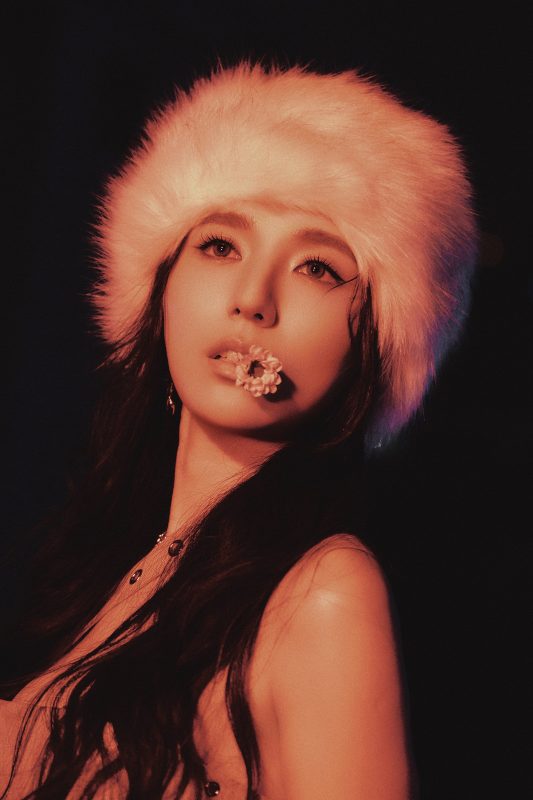 黃瑋昕Haezee再推主打〈懂事得可以〉MV｜KTV幽魂設定直擊愛裡最懂事的靈魂 4