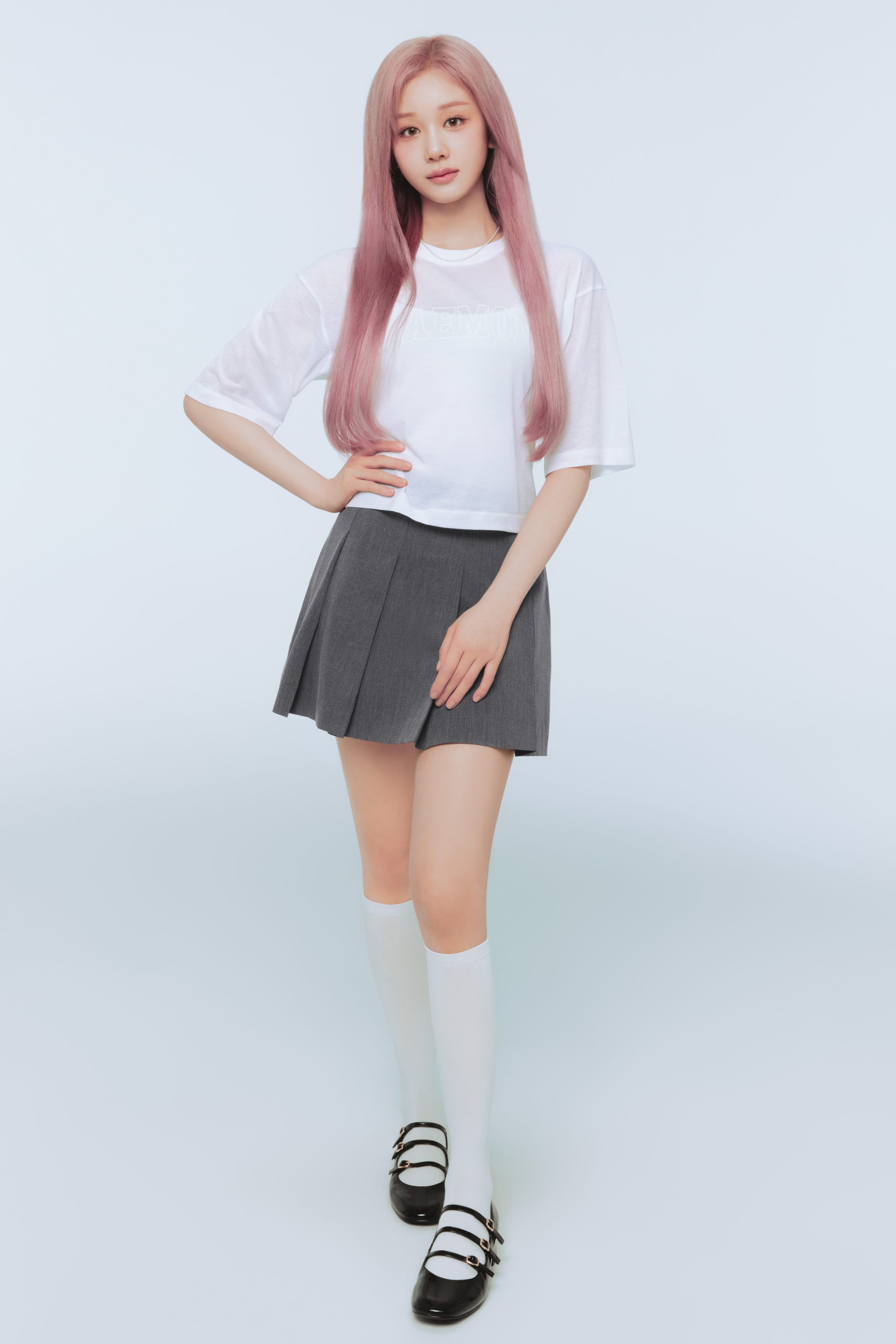 BABYMONSTER聯名UNIQLO UT系列即將登場｜6款T恤致敬〈BATTER UP〉舞台魅力10