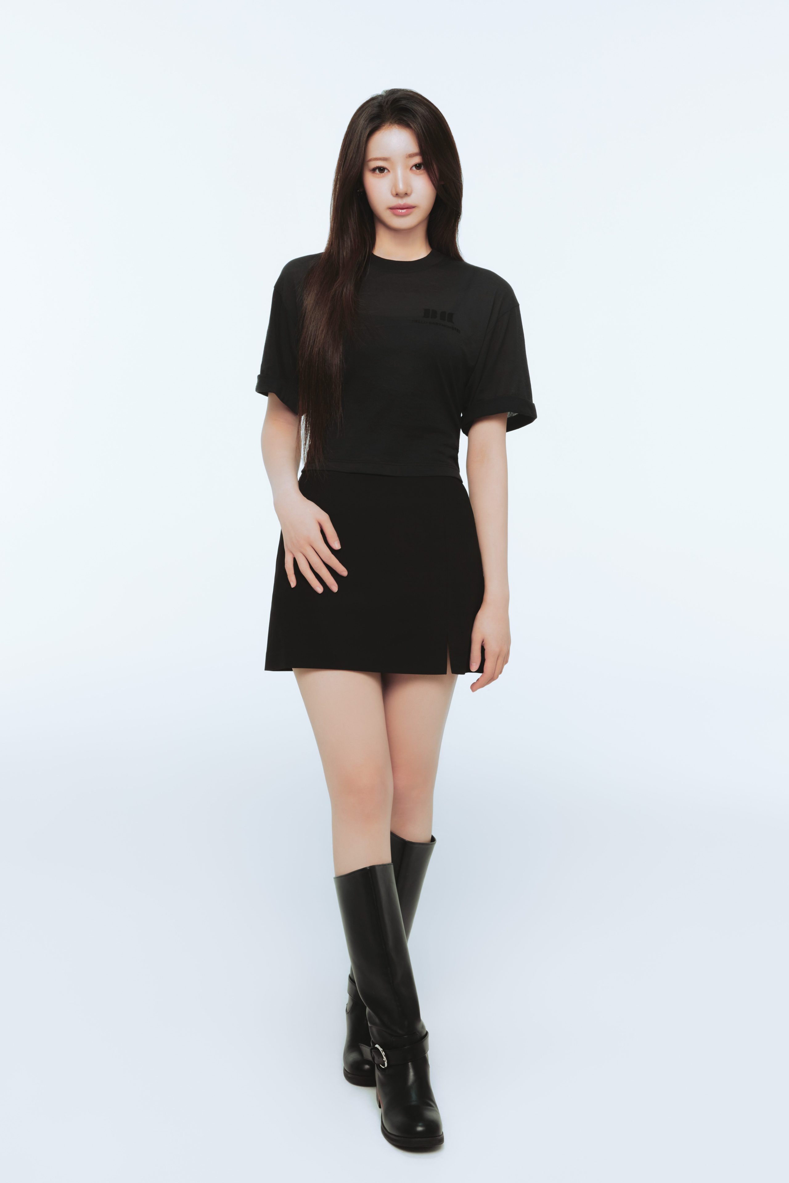 BABYMONSTER聯名UNIQLO UT系列即將登場｜6款T恤致敬〈BATTER UP〉舞台魅力12