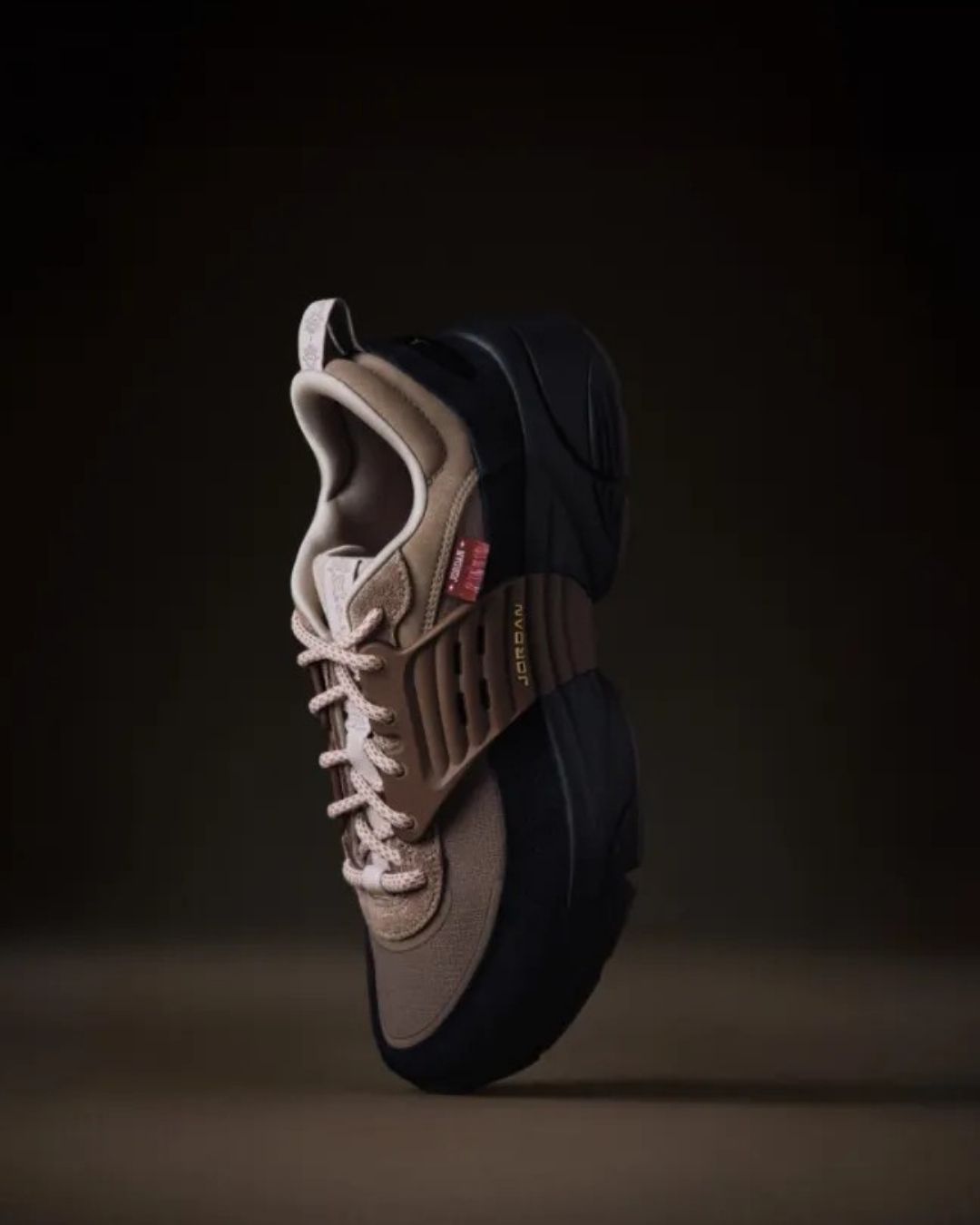Jordan Brand「匠藝無疆」馬年系列登場｜以馬鞍意象詮釋一馬當先精神，鞋服同步展現新春質感7