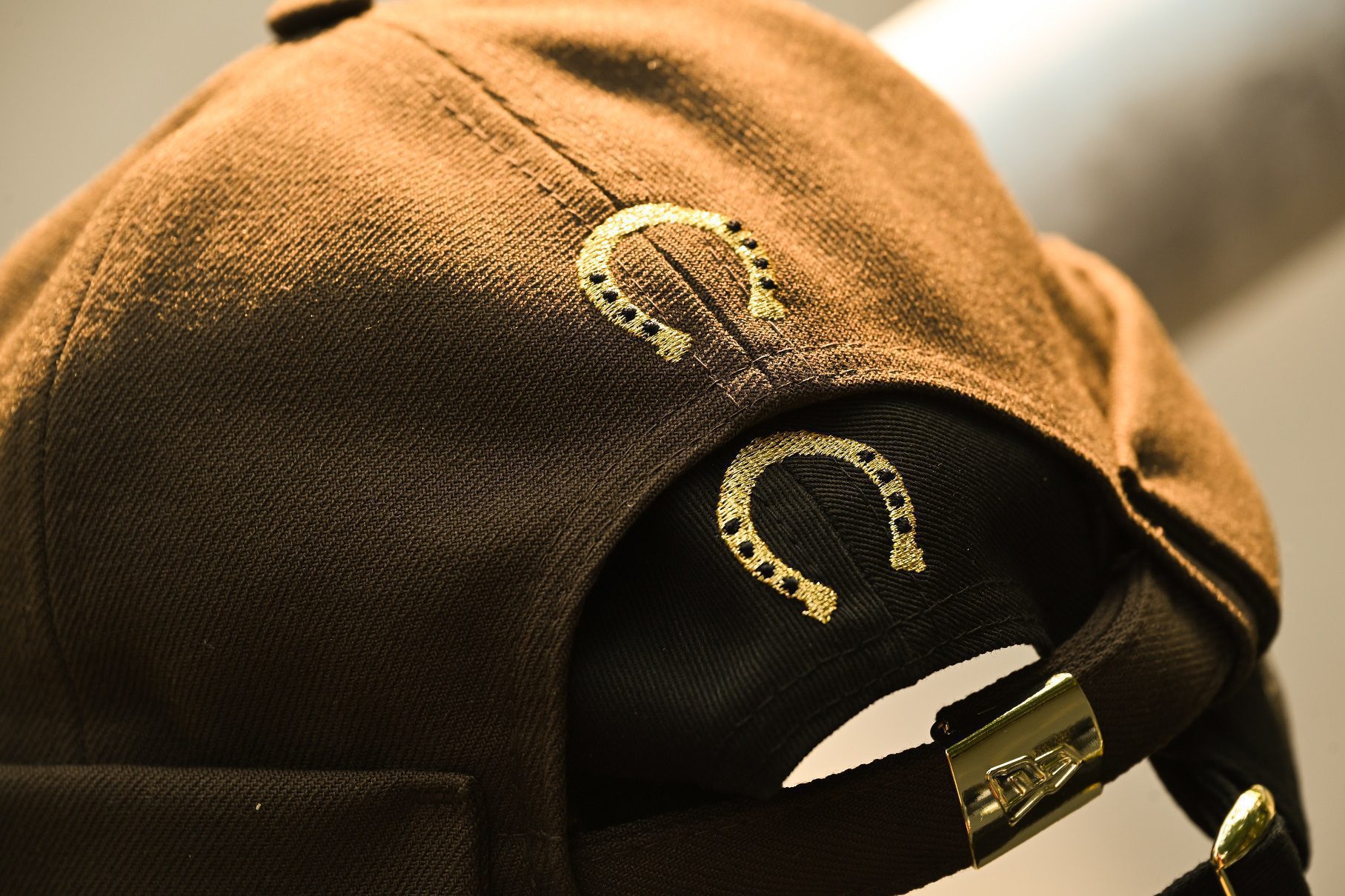 New Era限量馬年系列強勢登場｜金色刺繡詮釋自由奔騰街頭時尚 (4)