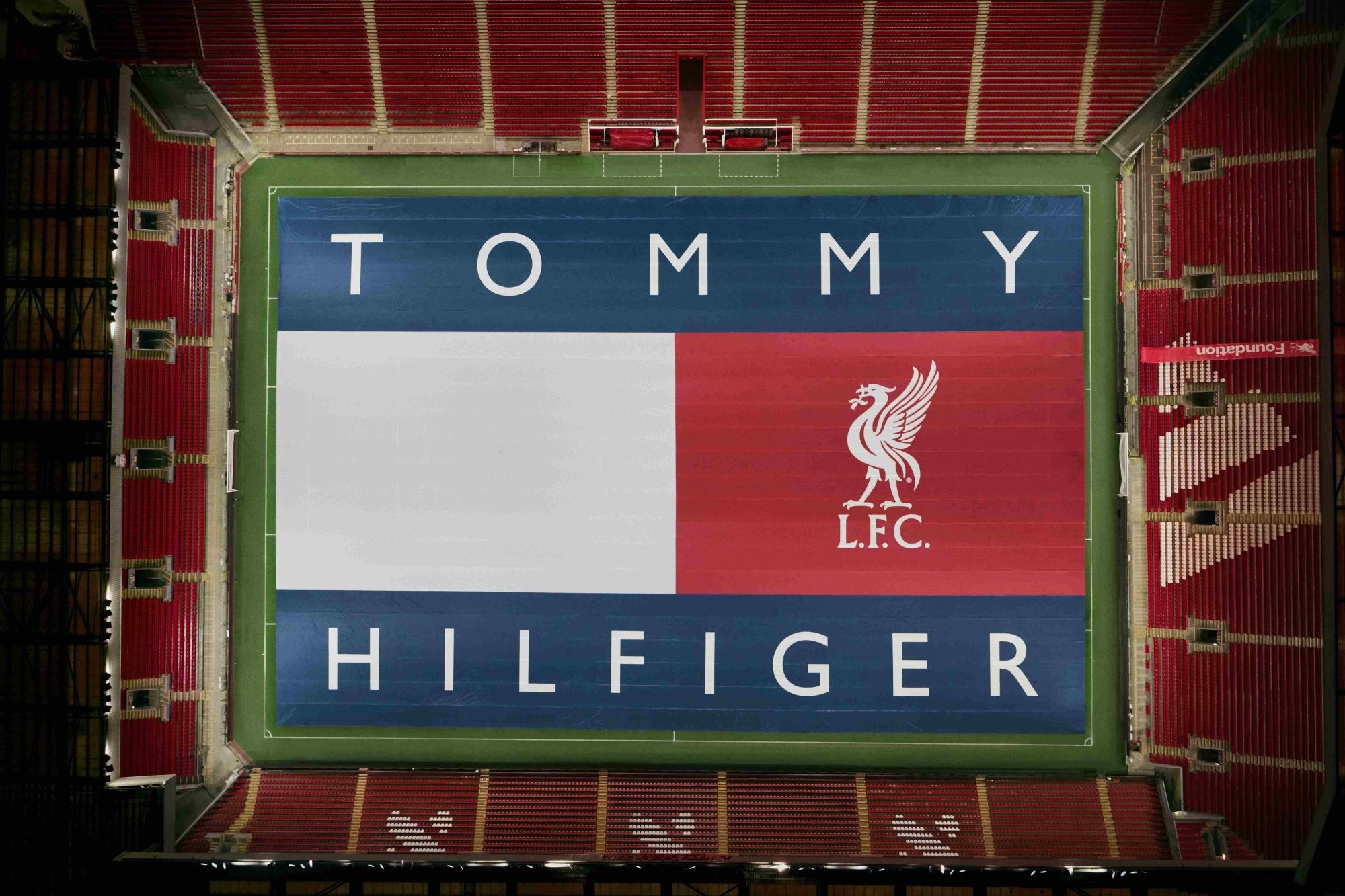 TOMMY HILFIGER首度攜手Liverpool FC｜PVH集團時尚經典走進安菲爾德球場敘事2