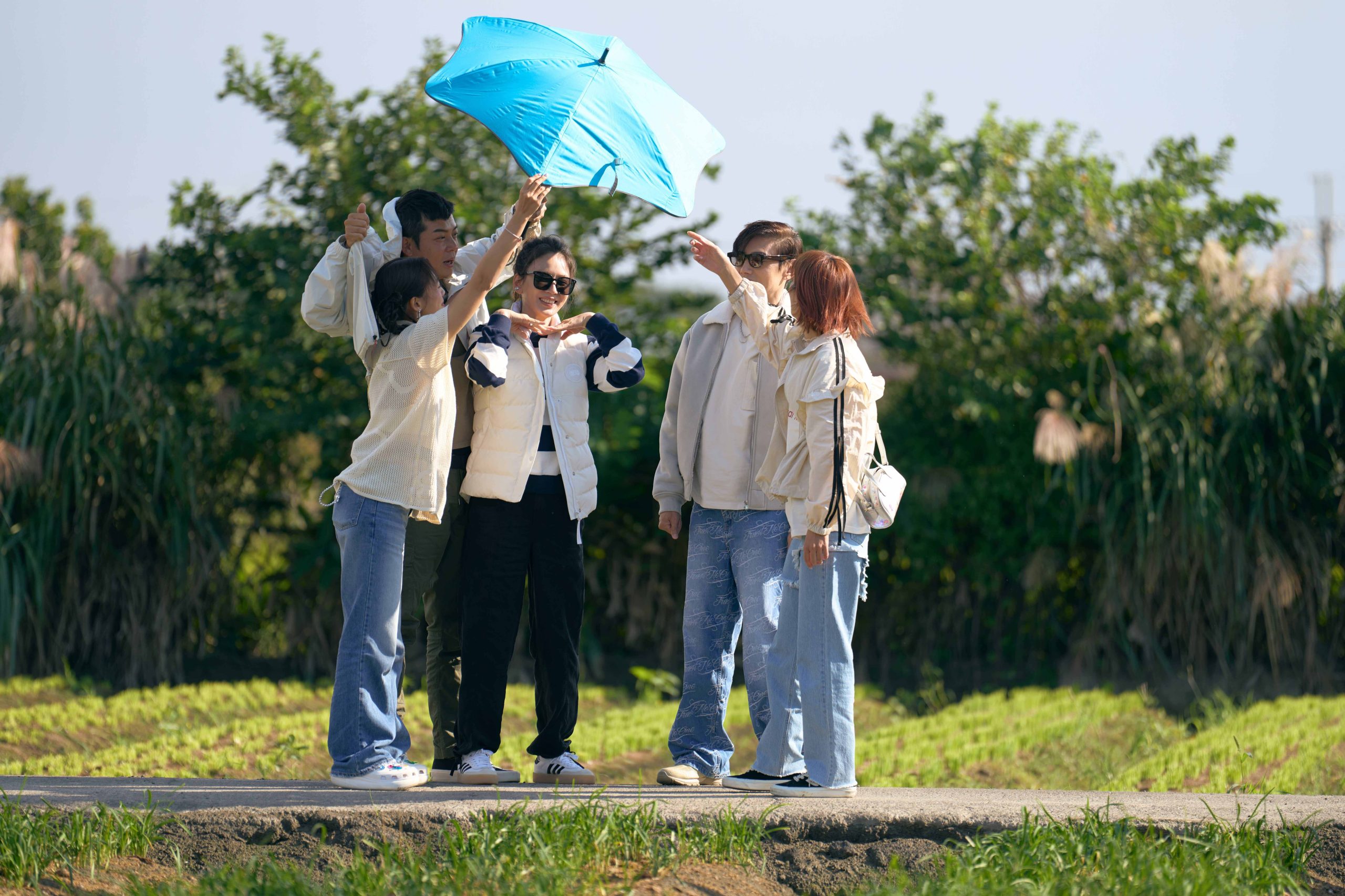 《嗨！營業中》震撼貴婦日常：Melody農場慘叫挑戰記憶中的阿嬤味 (2)