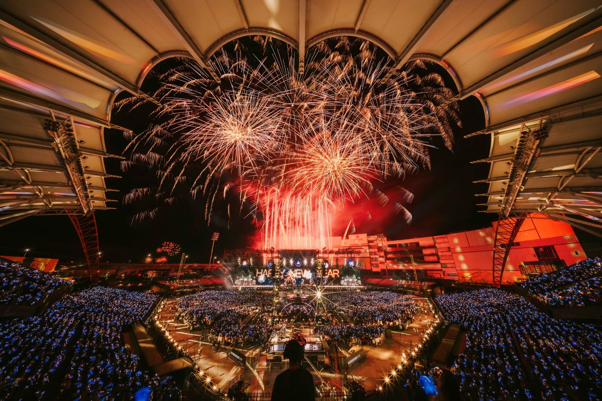 五月天55251回到那一天迎向2026｜25週年巡迴首場見證父女合唱與新年約定的溫柔時刻3