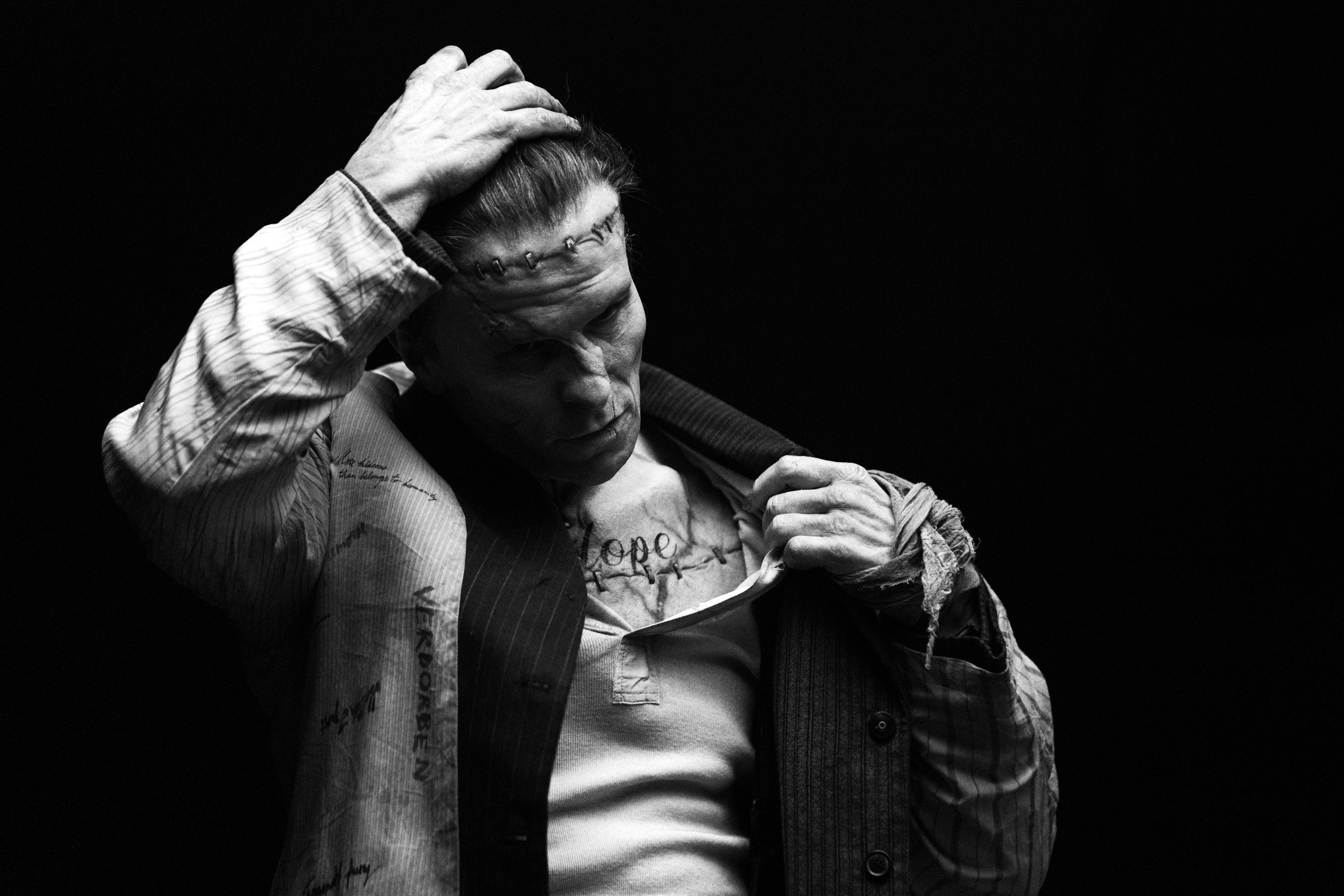 克里斯汀貝爾化身銀幕最魅怪物｜禁忌戀燃爆《科學新娘！》驚悚重生1