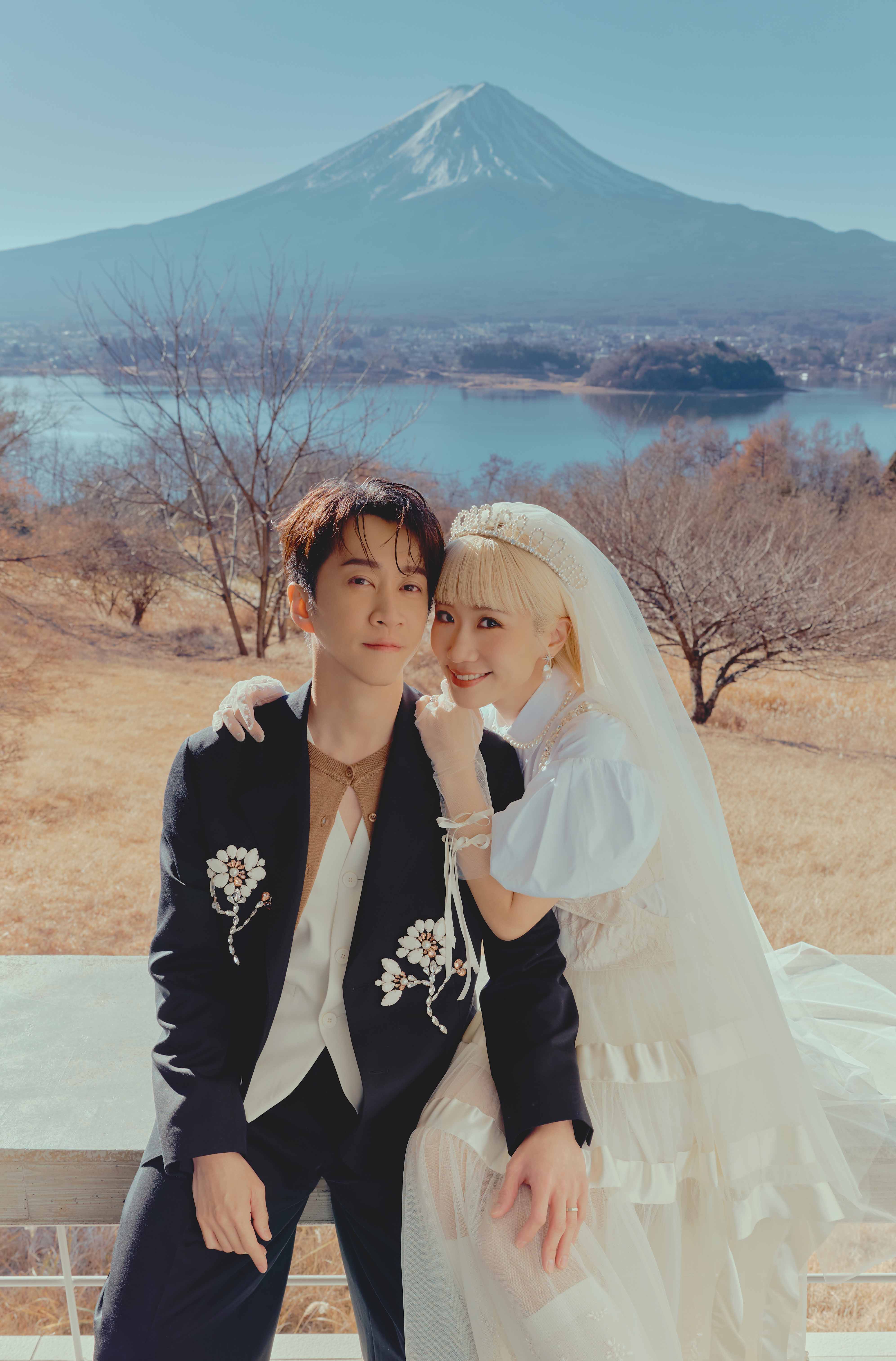比永恆更燦爛的承諾，陳漢典與LULU富士山婚紗照揭露愛情真諦 (1)