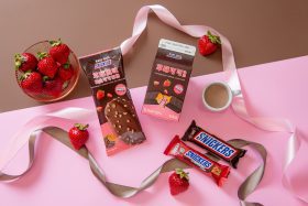 草莓季開跑！SNICKERS® 聯手全家推出全新牛奶與雪糕甜蜜攻佔味蕾