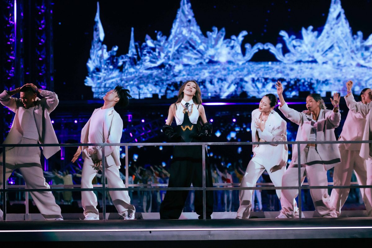 蕭亞軒14年後再現湖南衛視跨年舞台，以〈LOVELVA〉宣告舞台能量重啟 6