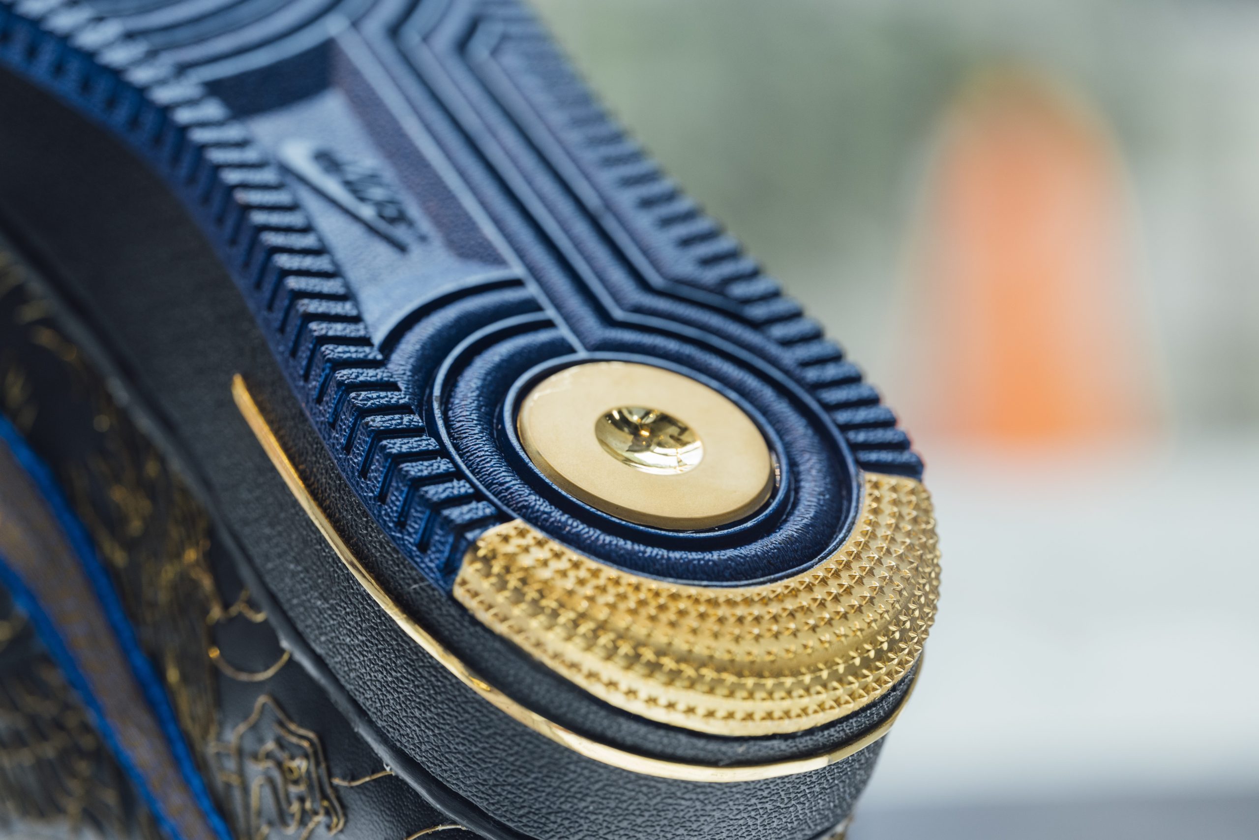 限量純金Nike Air Force 1震撼台中登場：kim a掀起黃金藝術新浪潮13