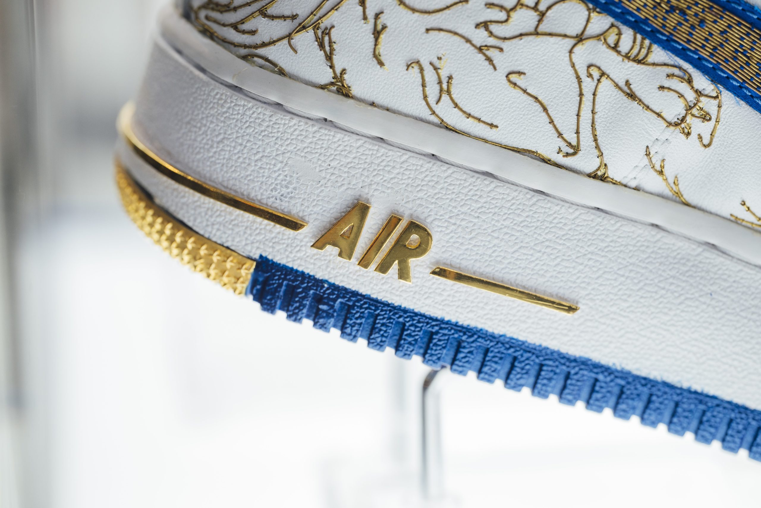 限量純金Nike Air Force 1震撼台中登場：kim a掀起黃金藝術新浪潮14